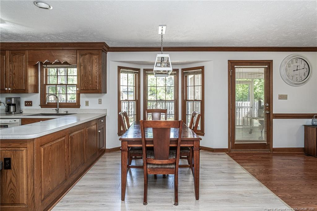 6105 Lochview Drive