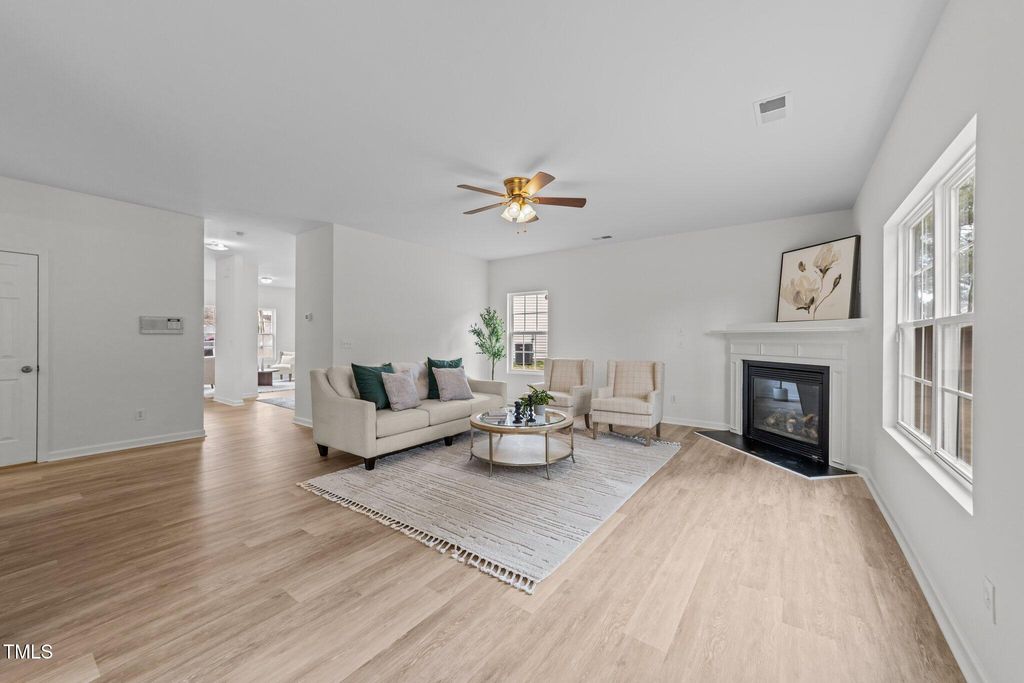 listing image 0