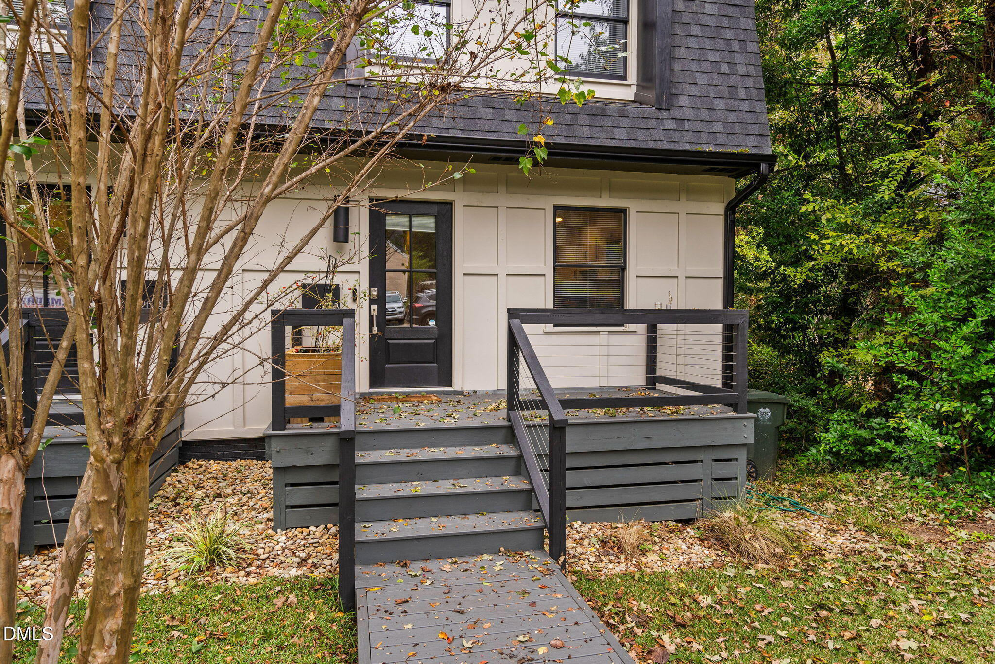 215 Lafayette Road