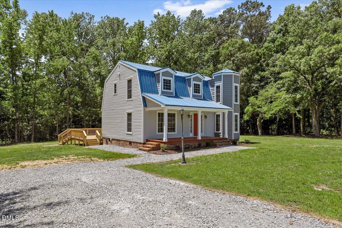 573 Smiths Winding Lane
