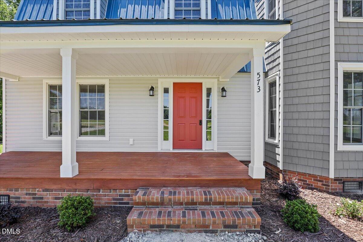 573 Smiths Winding Lane