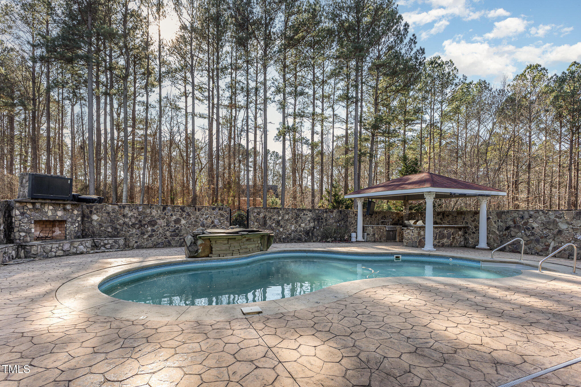105 Kingfisher Way