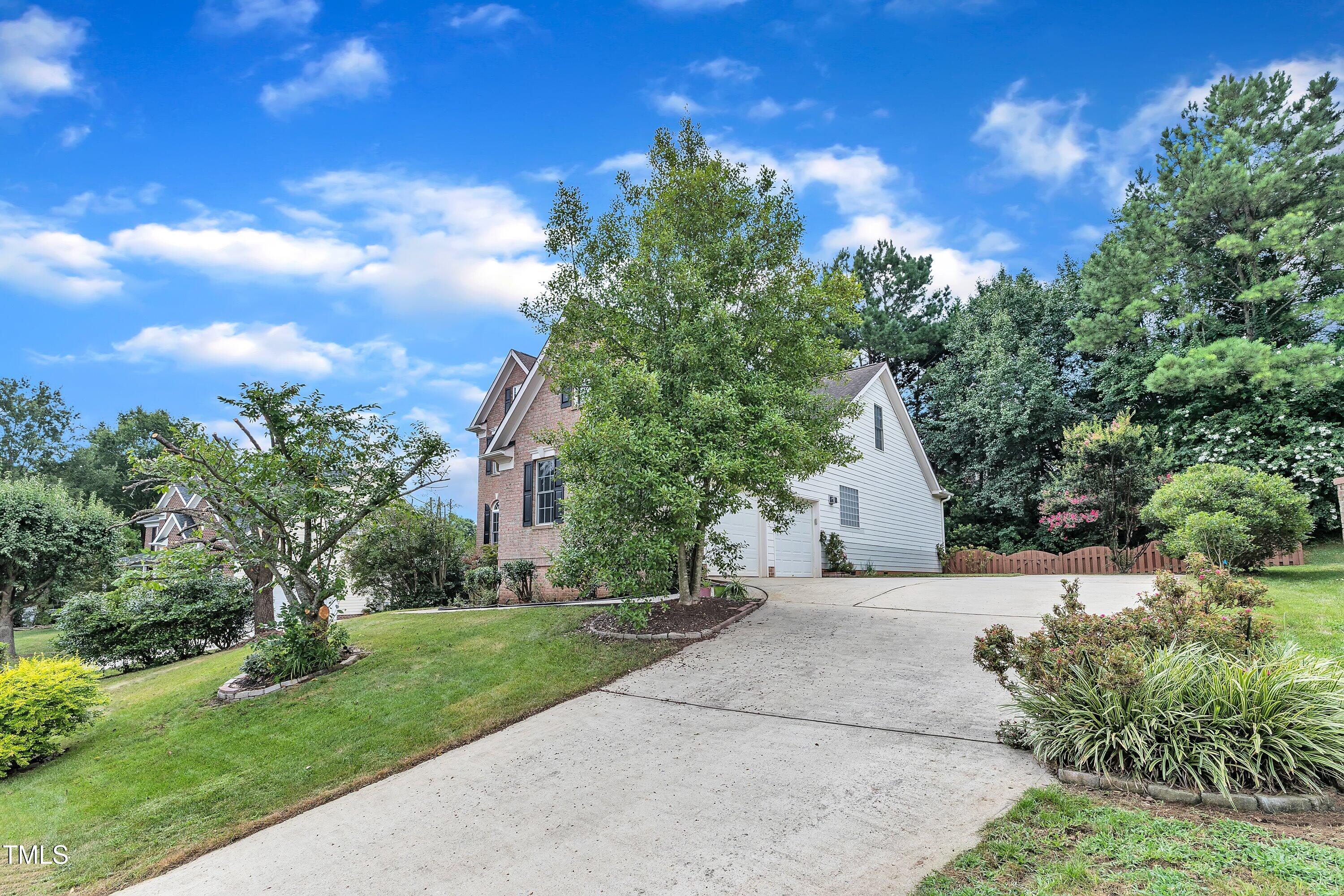 9109 Club Hill Drive