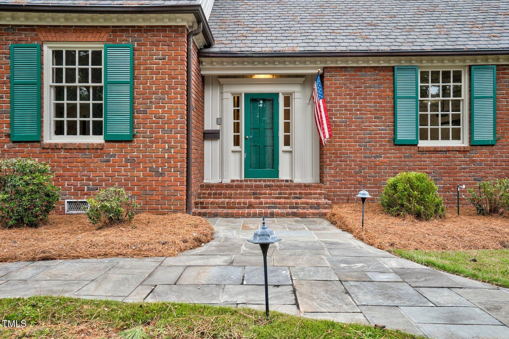 3811 Woodlawn Road