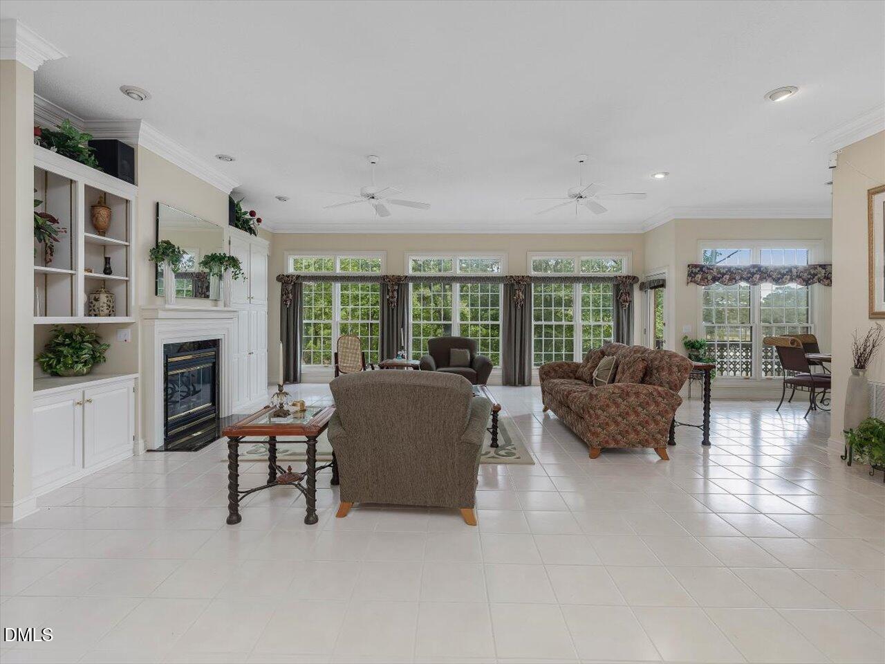 275 Lake Point