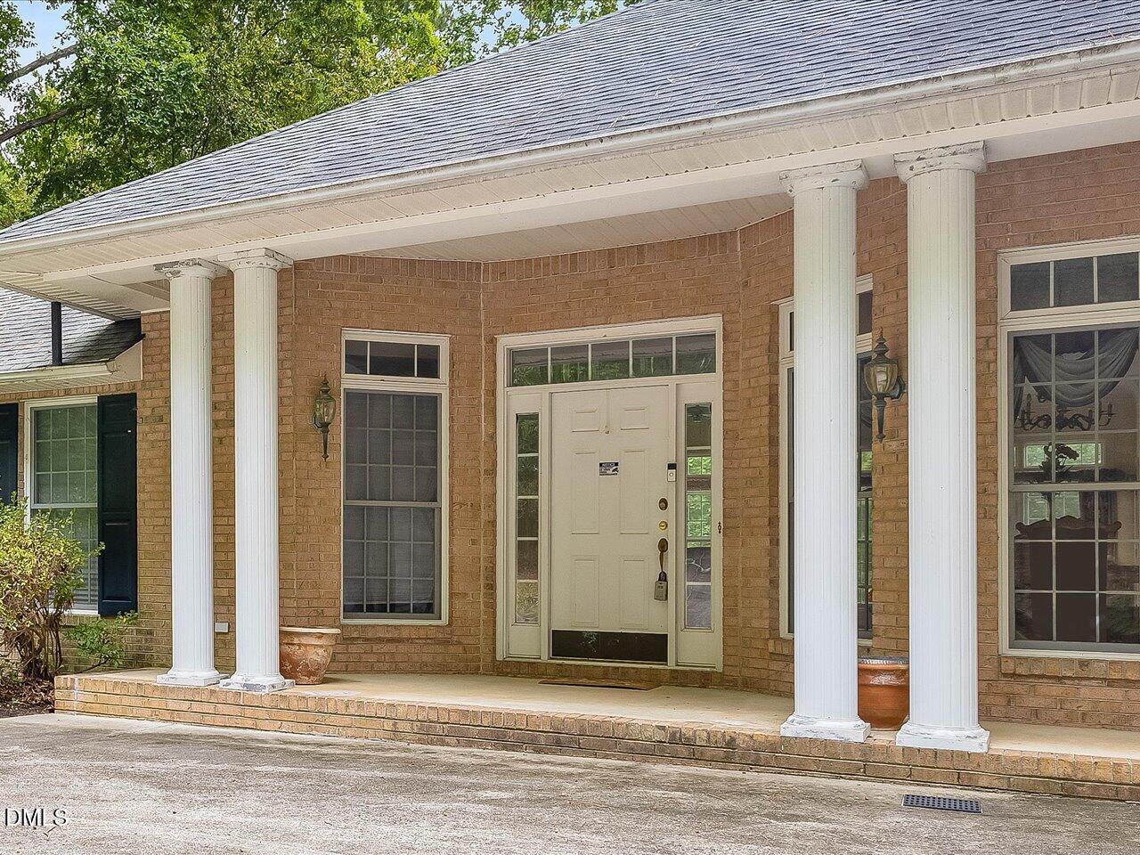 275 Lake Point