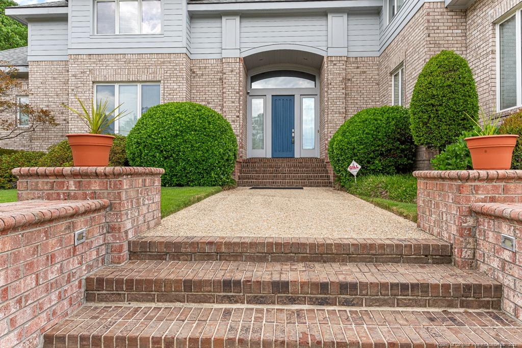 171 S Churchill Drive