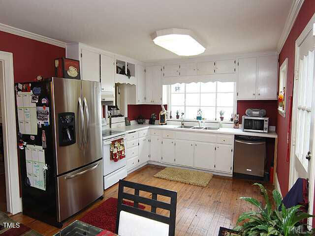 100 Lager Lane