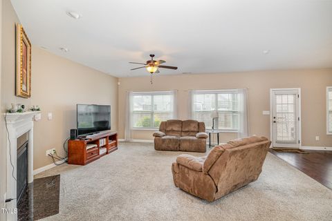 A home in Raeford