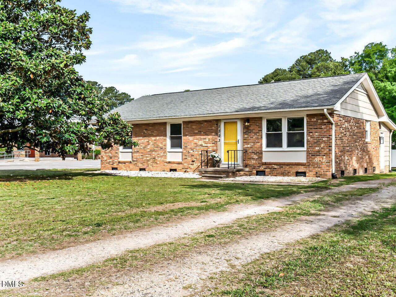 1523 Clermont Road
