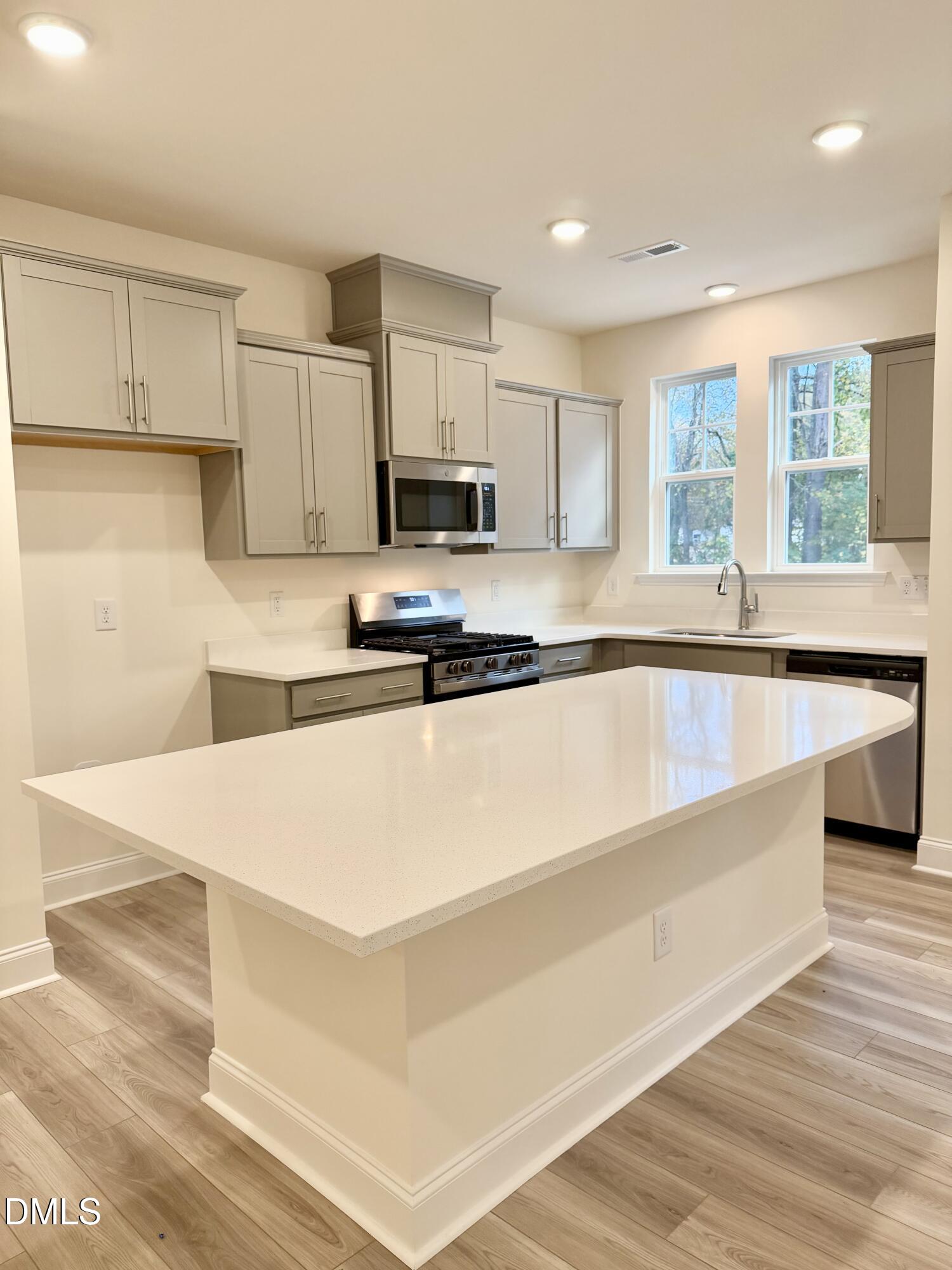 414 La Maison Avenue 6