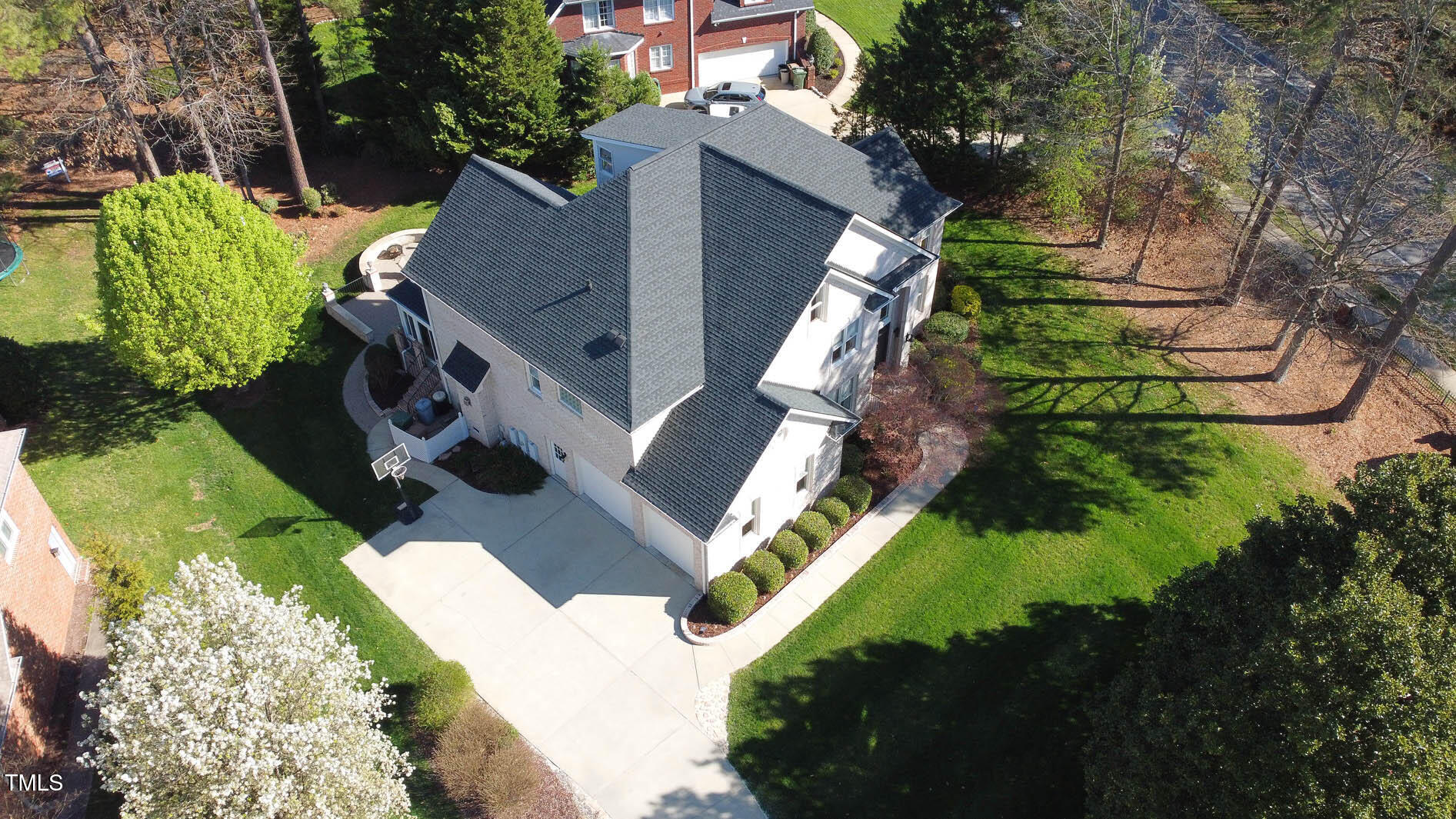 325 Hogans Valley Way