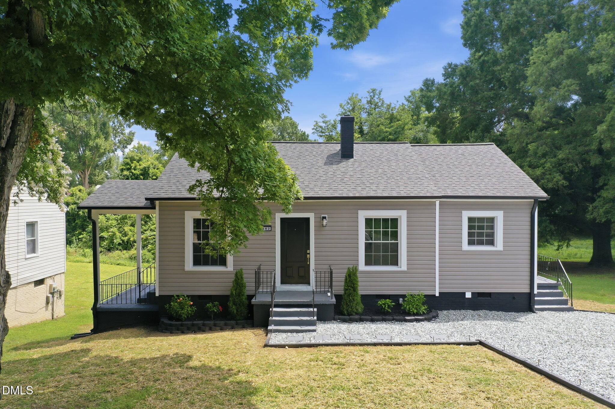 402 W Gilbreath Street