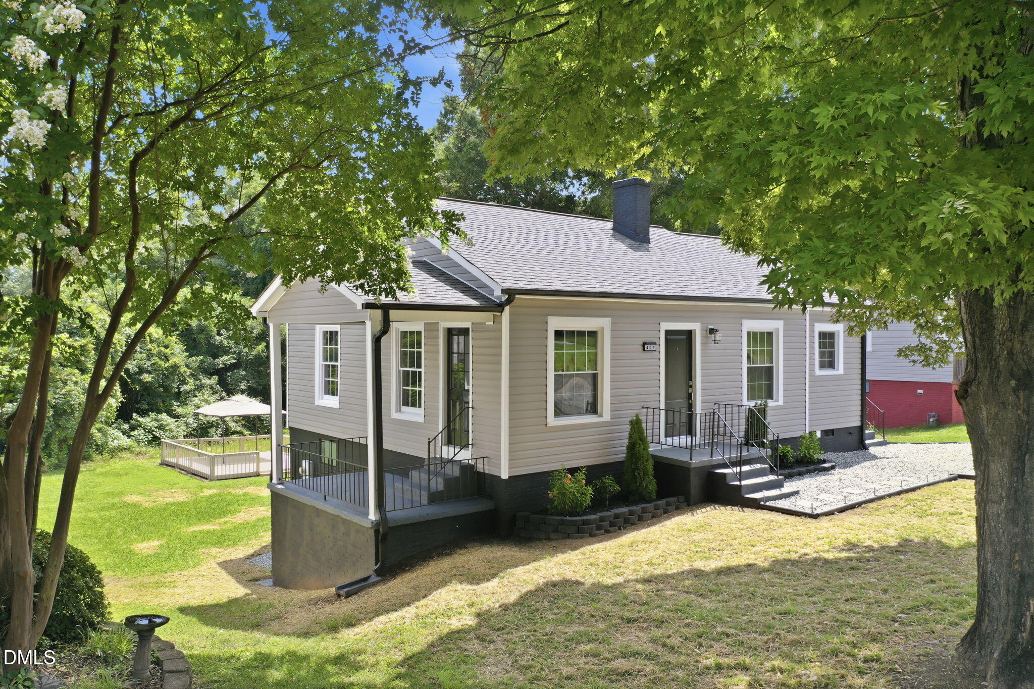 402 W Gilbreath Street