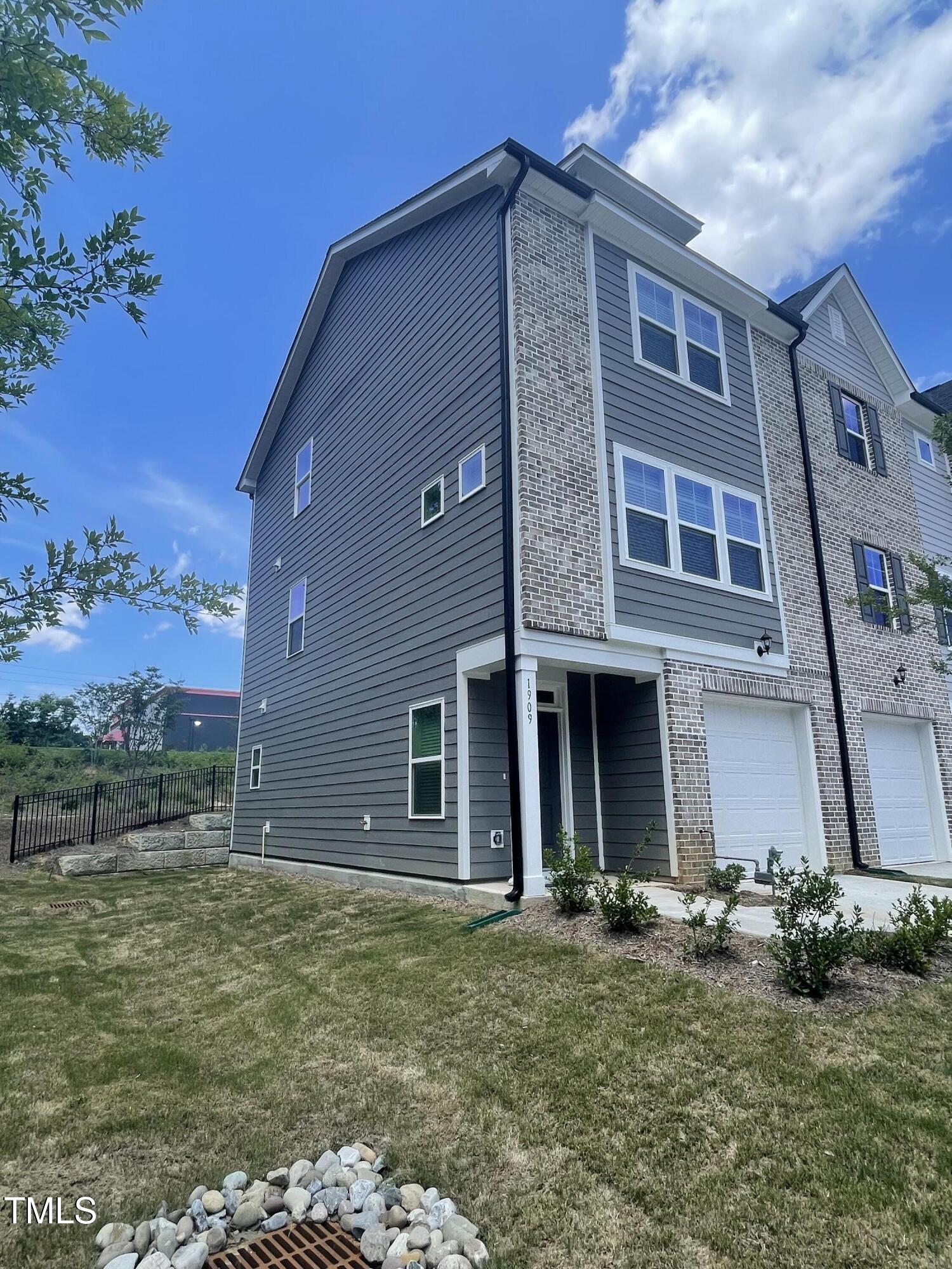 1909 Fishamble Street 16