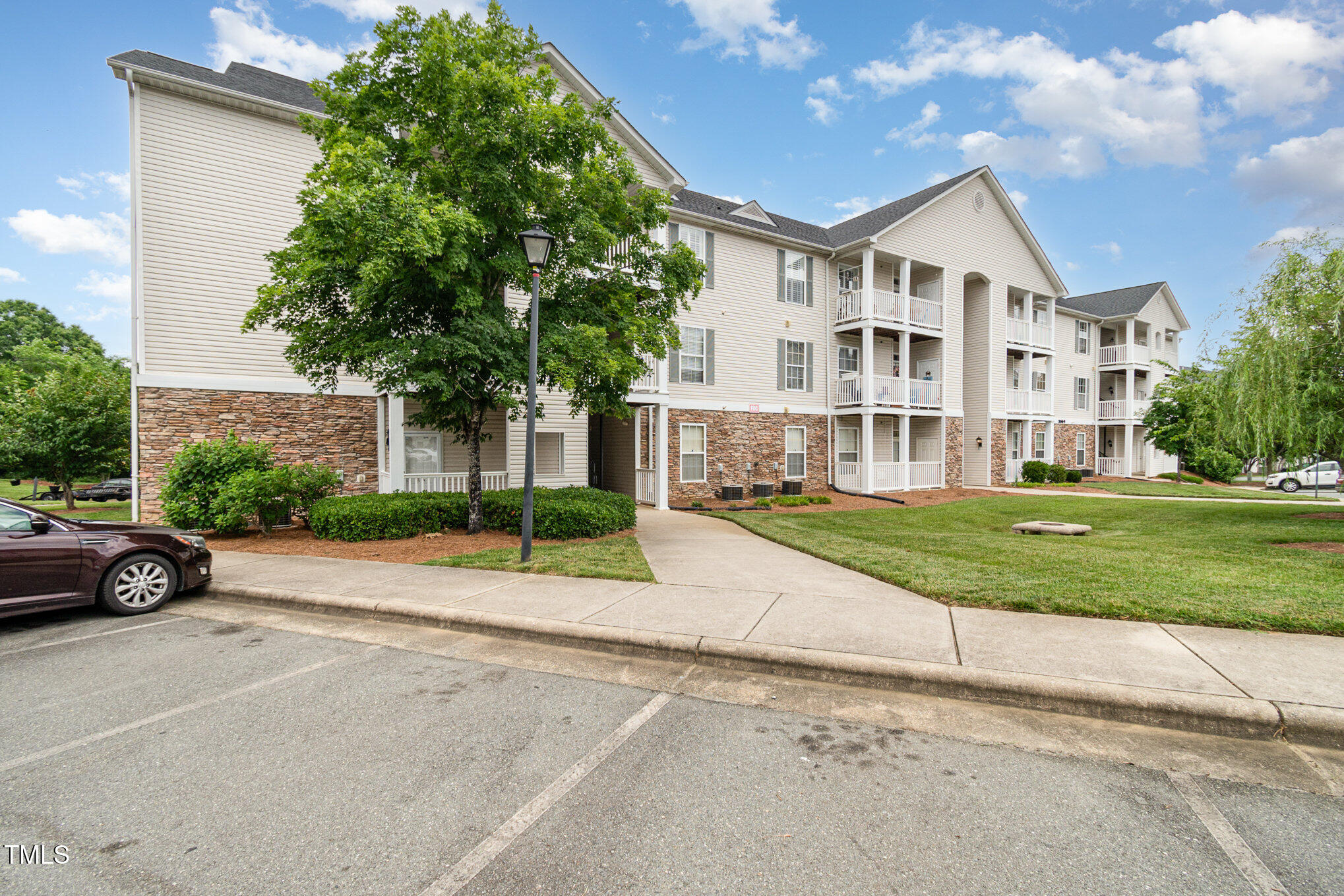 3009 Winston Drive Unit 90