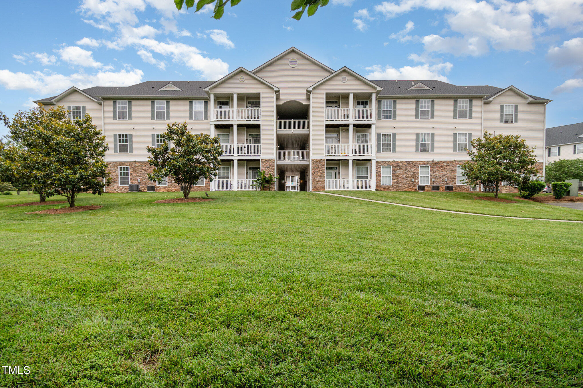 3009 Winston Drive Unit 90