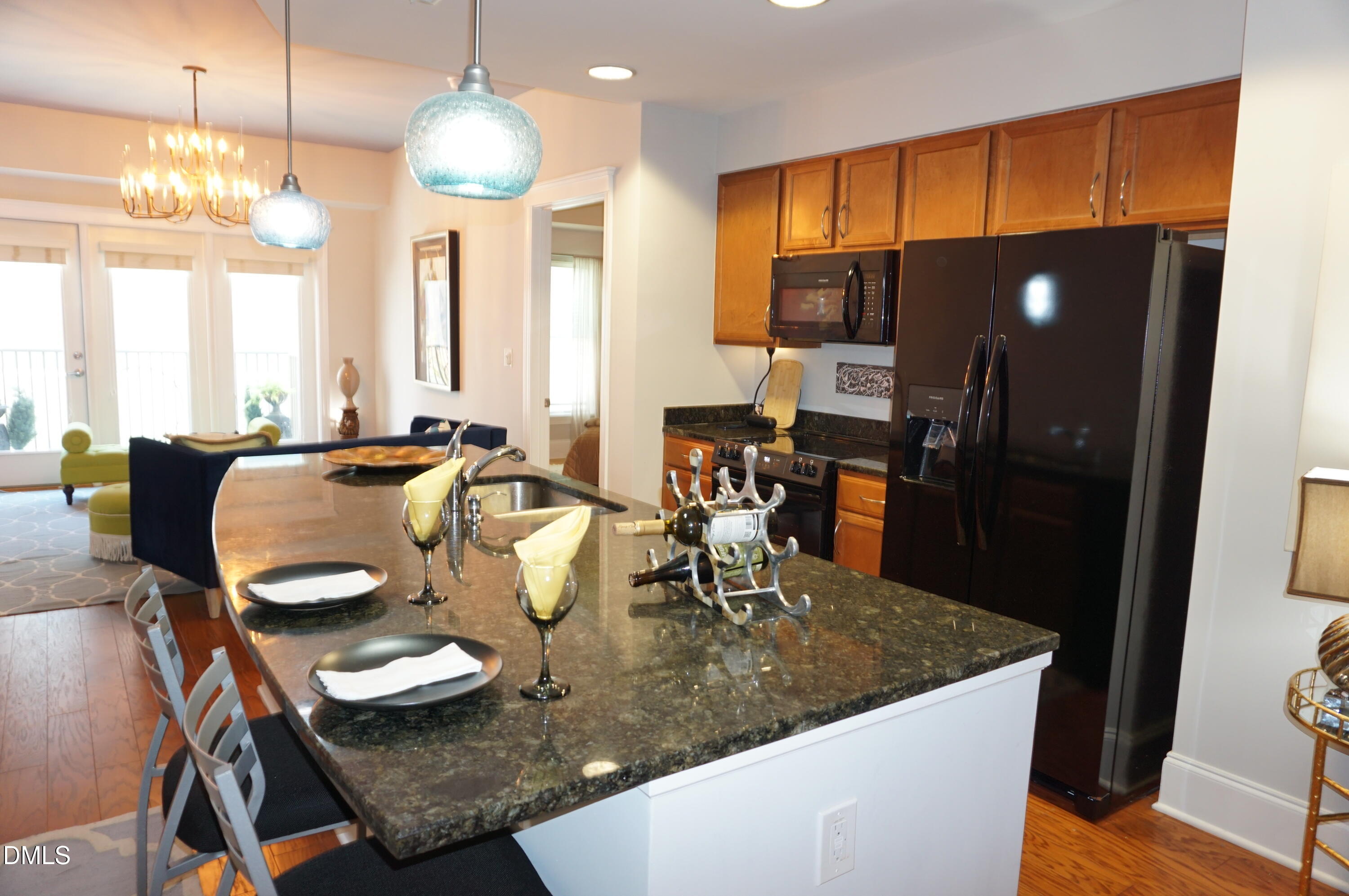 222 Glenwood Avenue 212