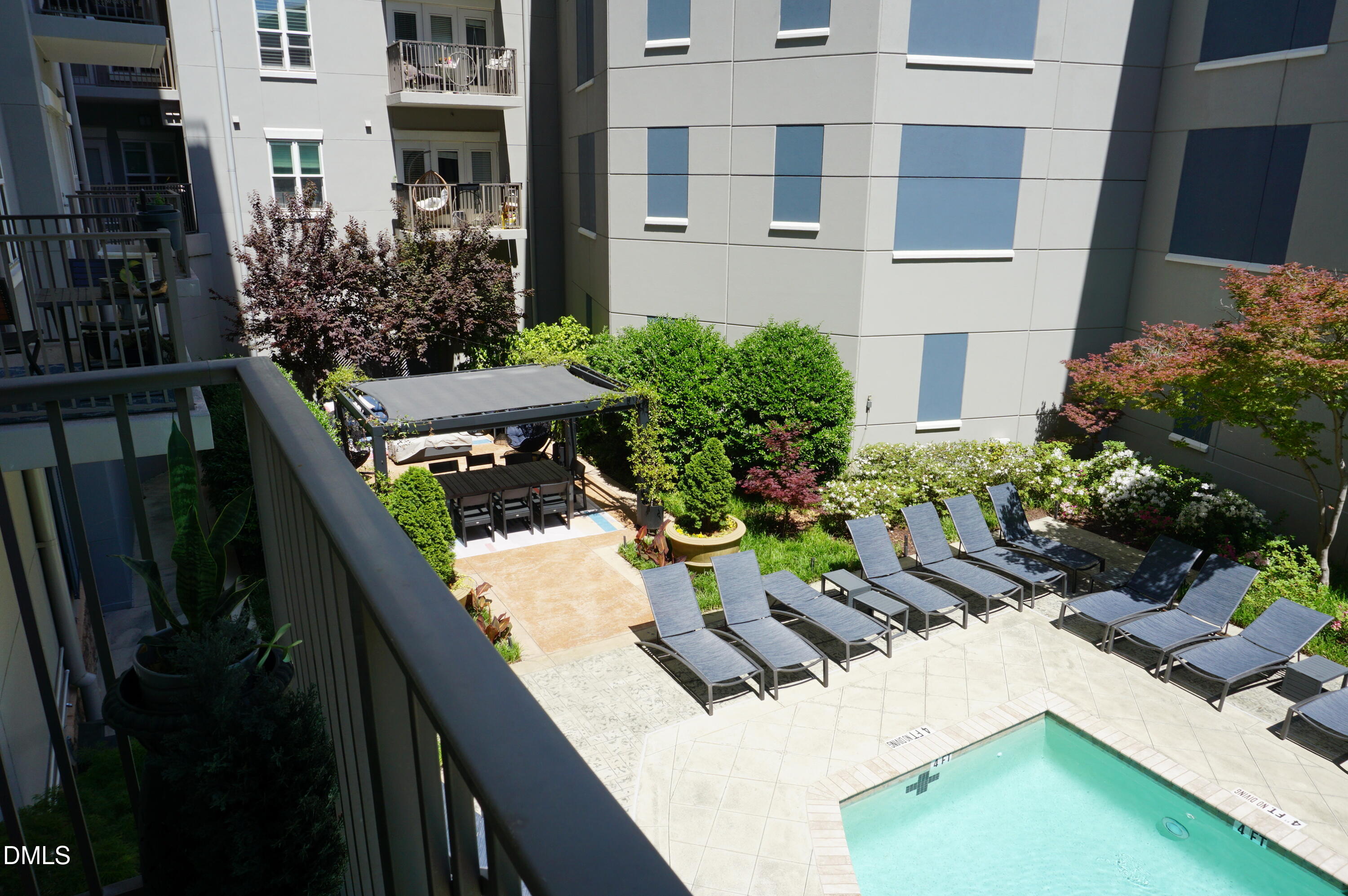 222 Glenwood Avenue 212