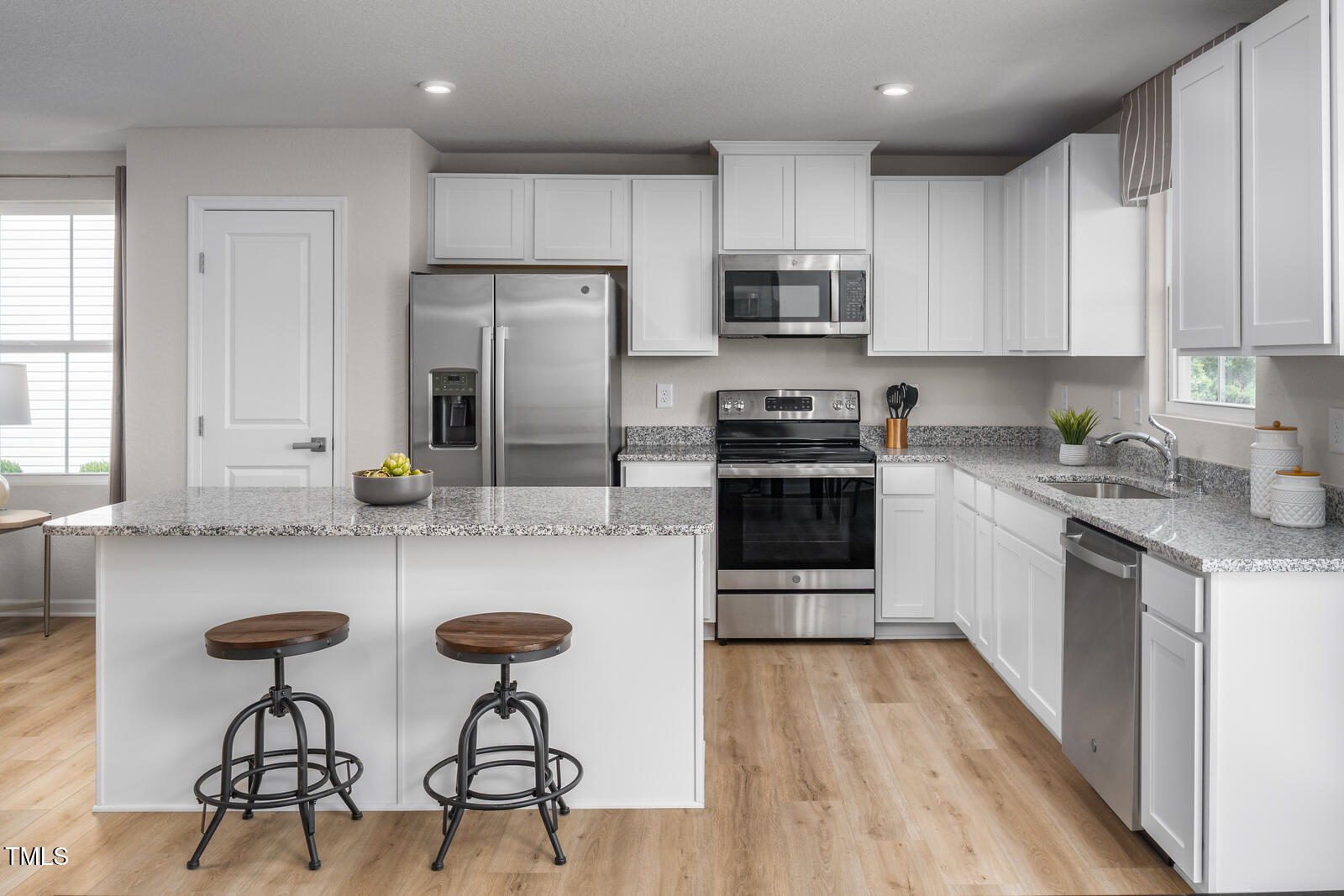 8494 Bumble Bee Court