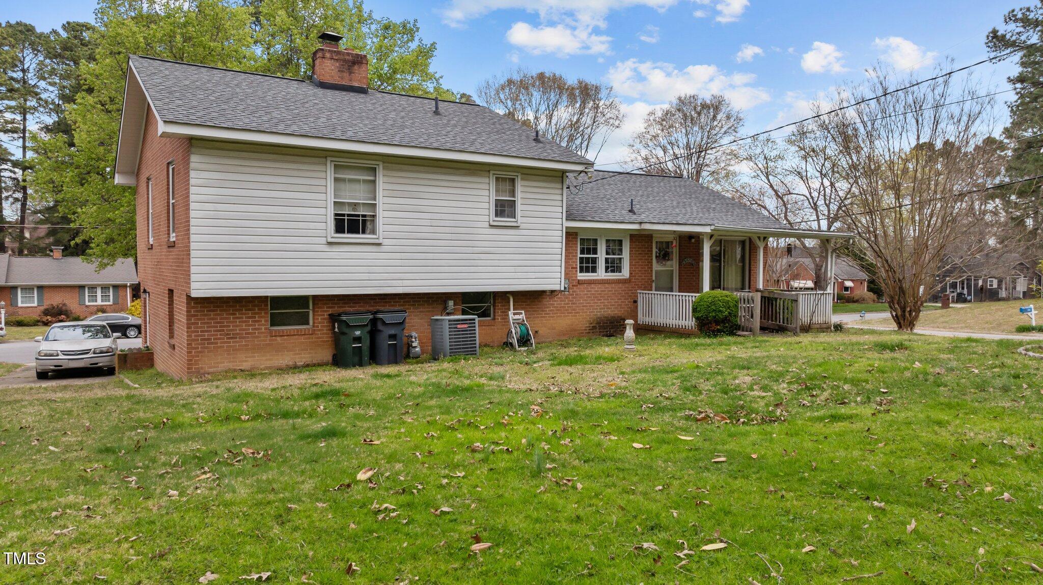 101 W Thorndale Drive