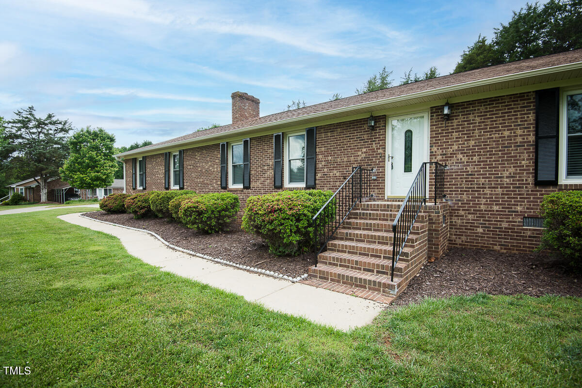 201 E Laramie Drive