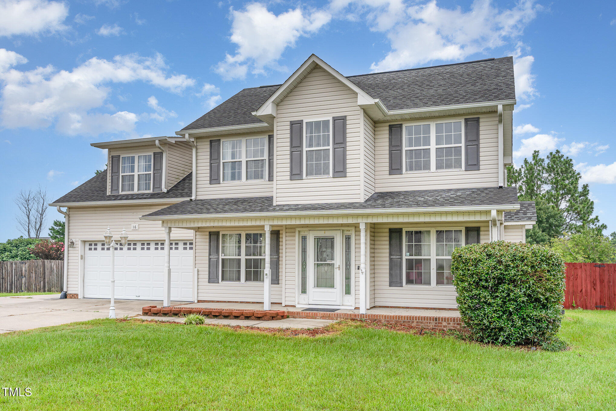 16 Lansing Court E