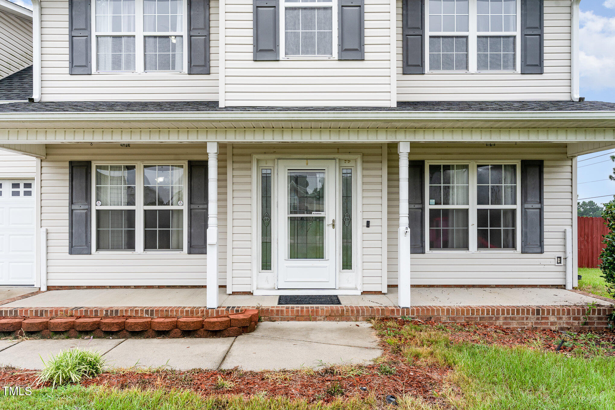 16 Lansing Court E