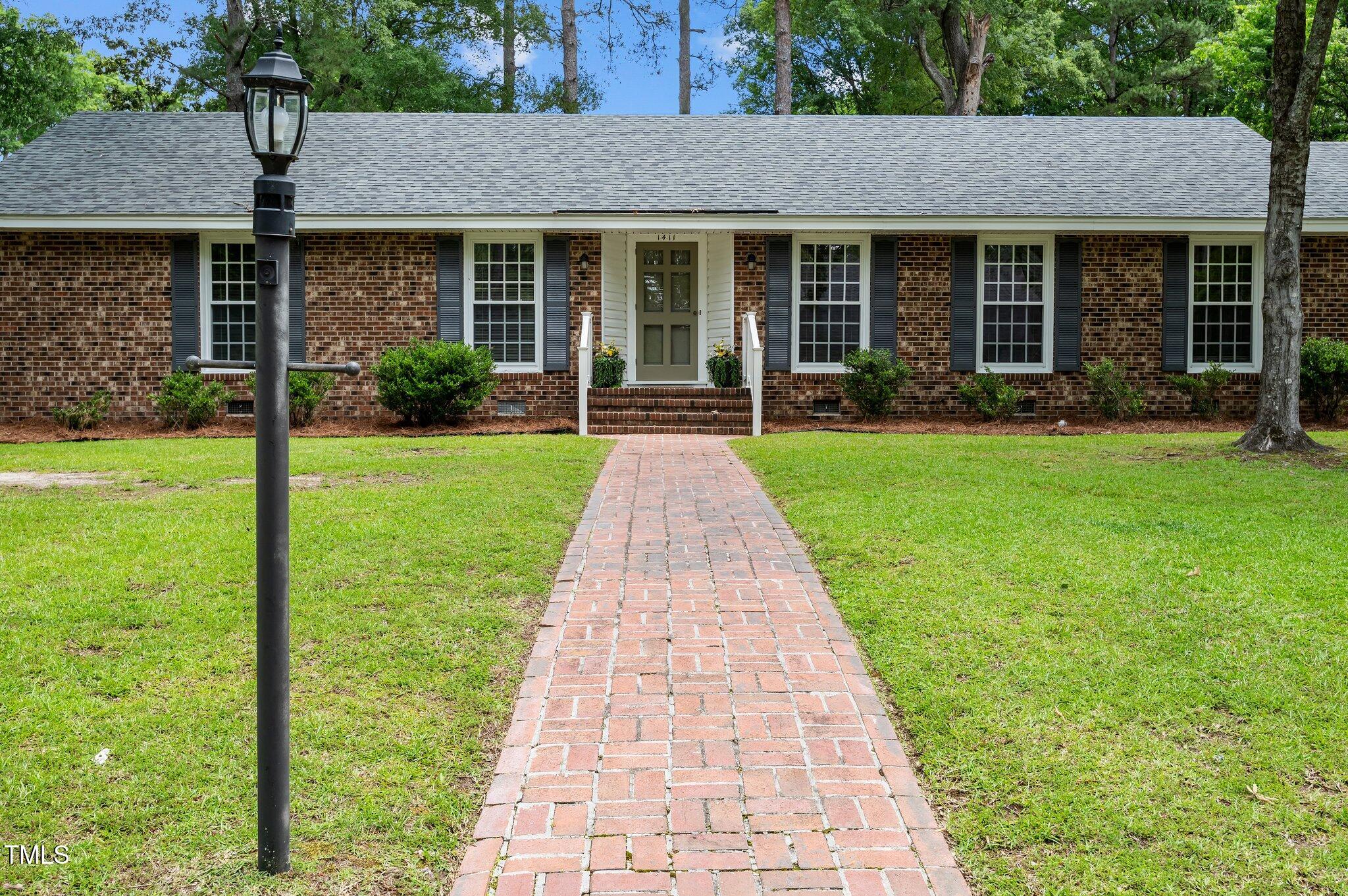 1411 Captains Road