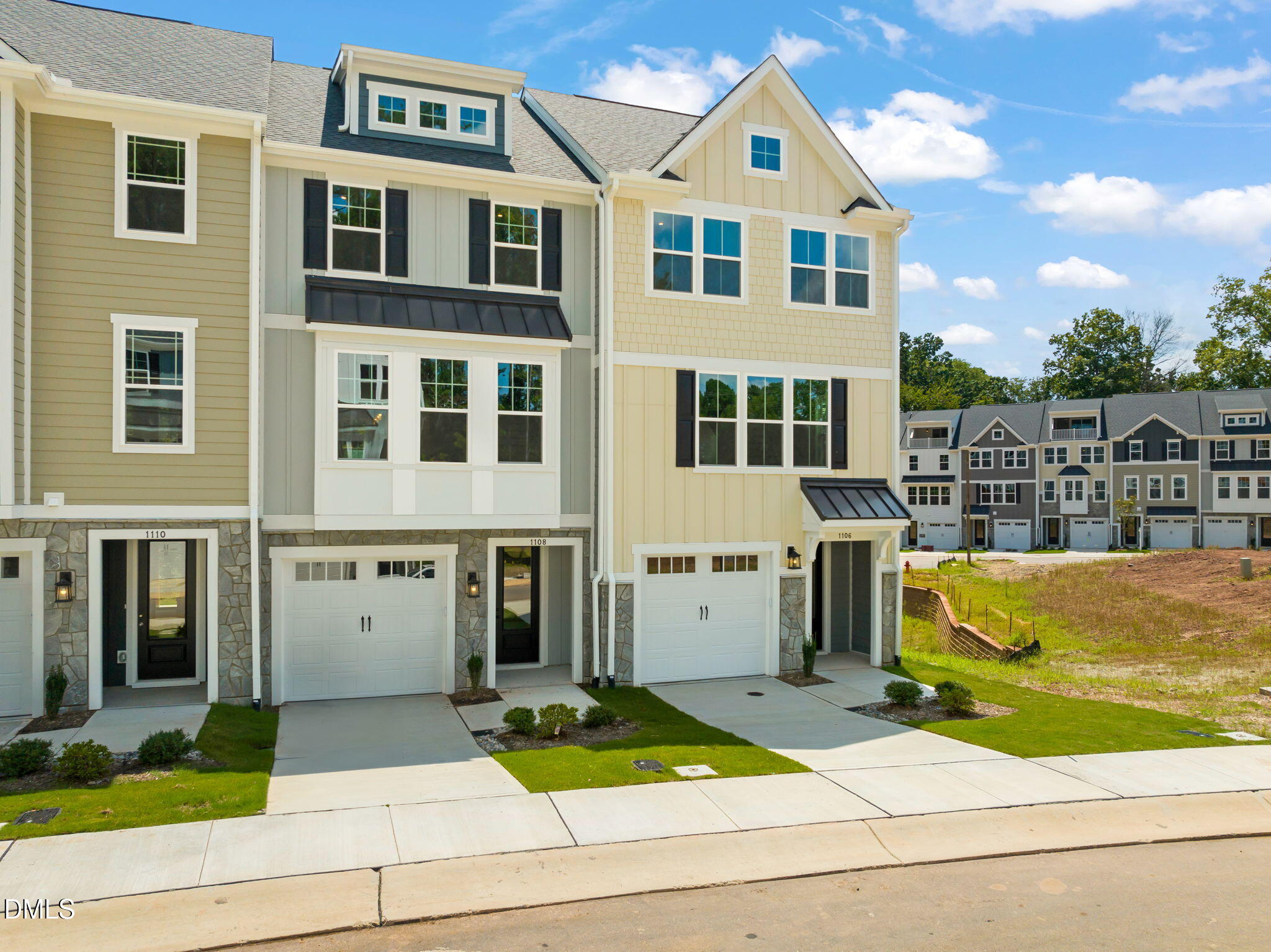 1013 Blackthorn Lane