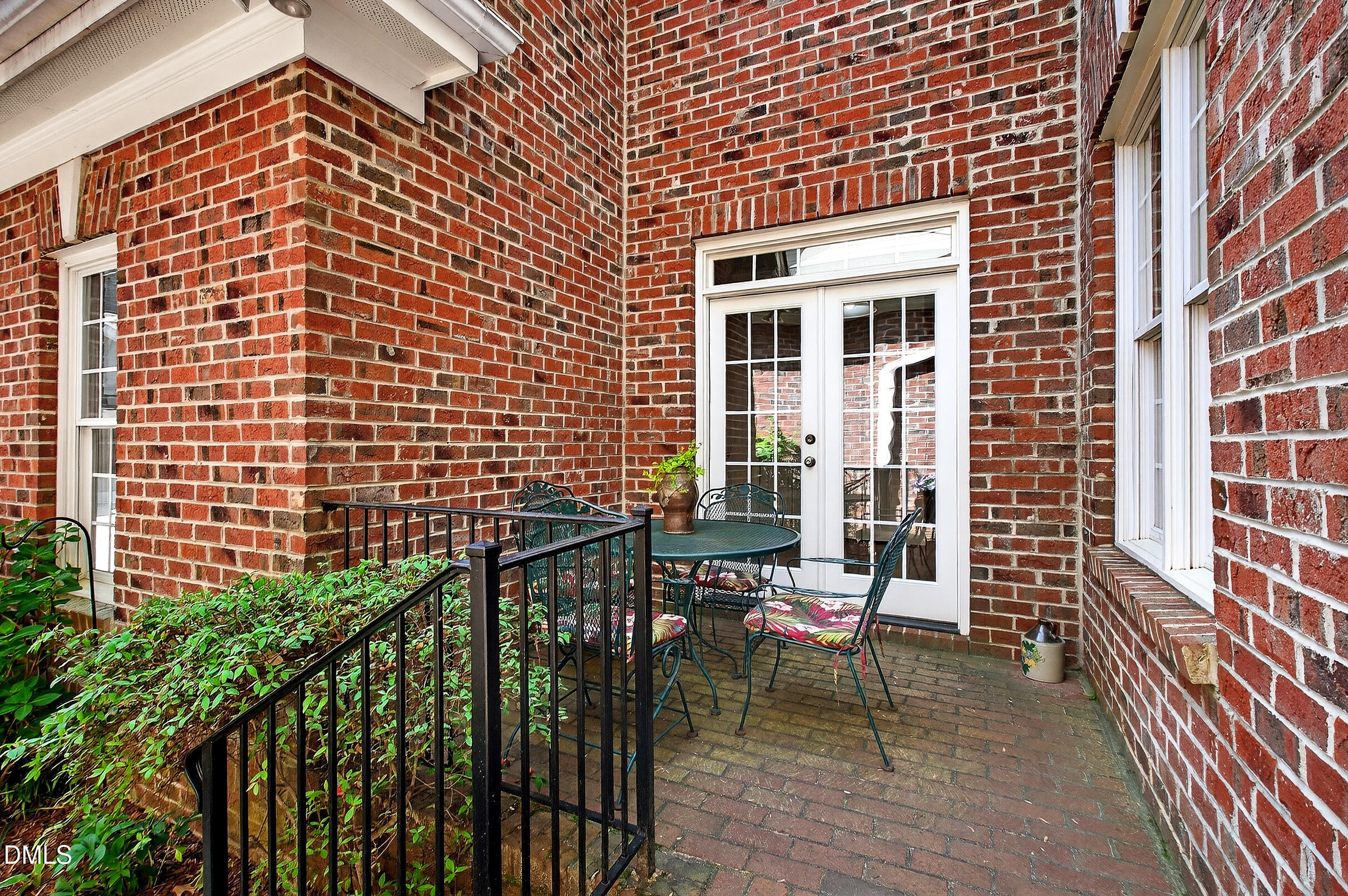 816 Running Brook Trail