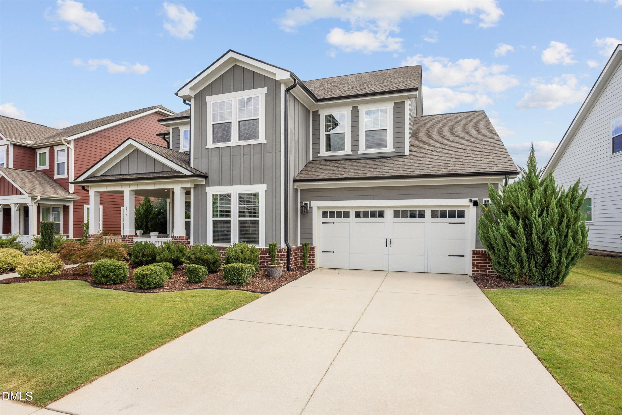 229 Sweetbriar Rose Court