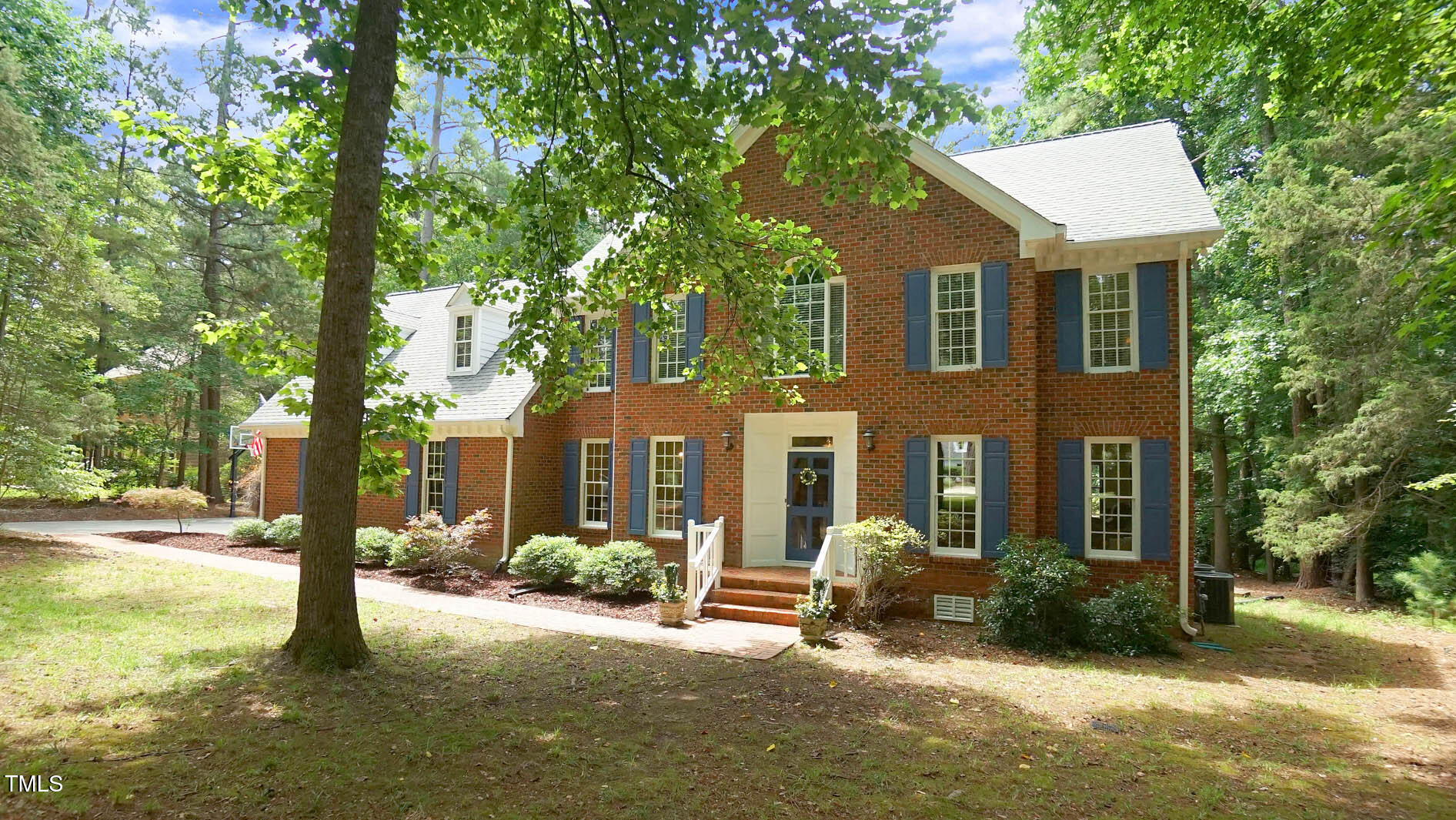 12037 Deer Run