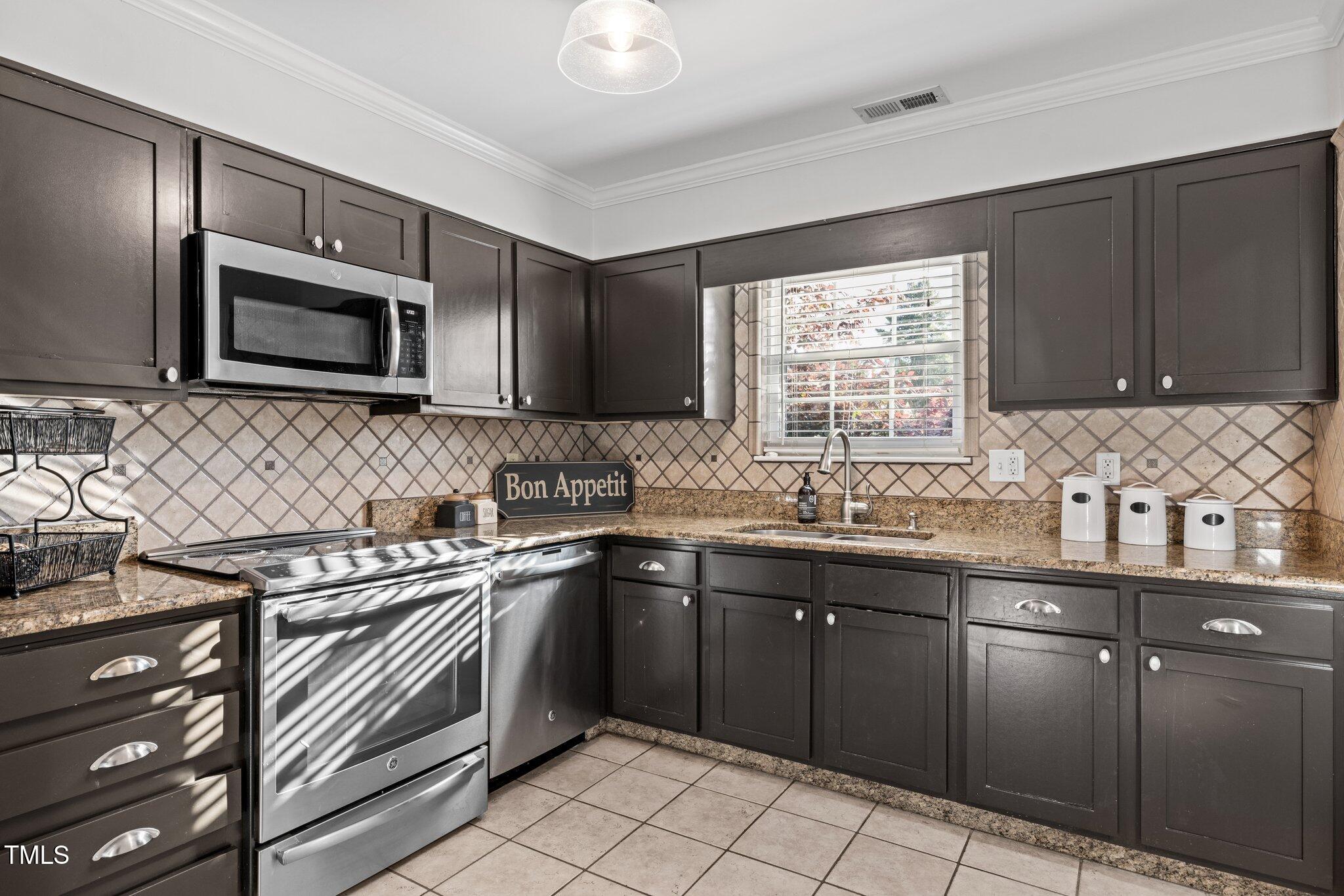 1220 Manassas Ct Court E