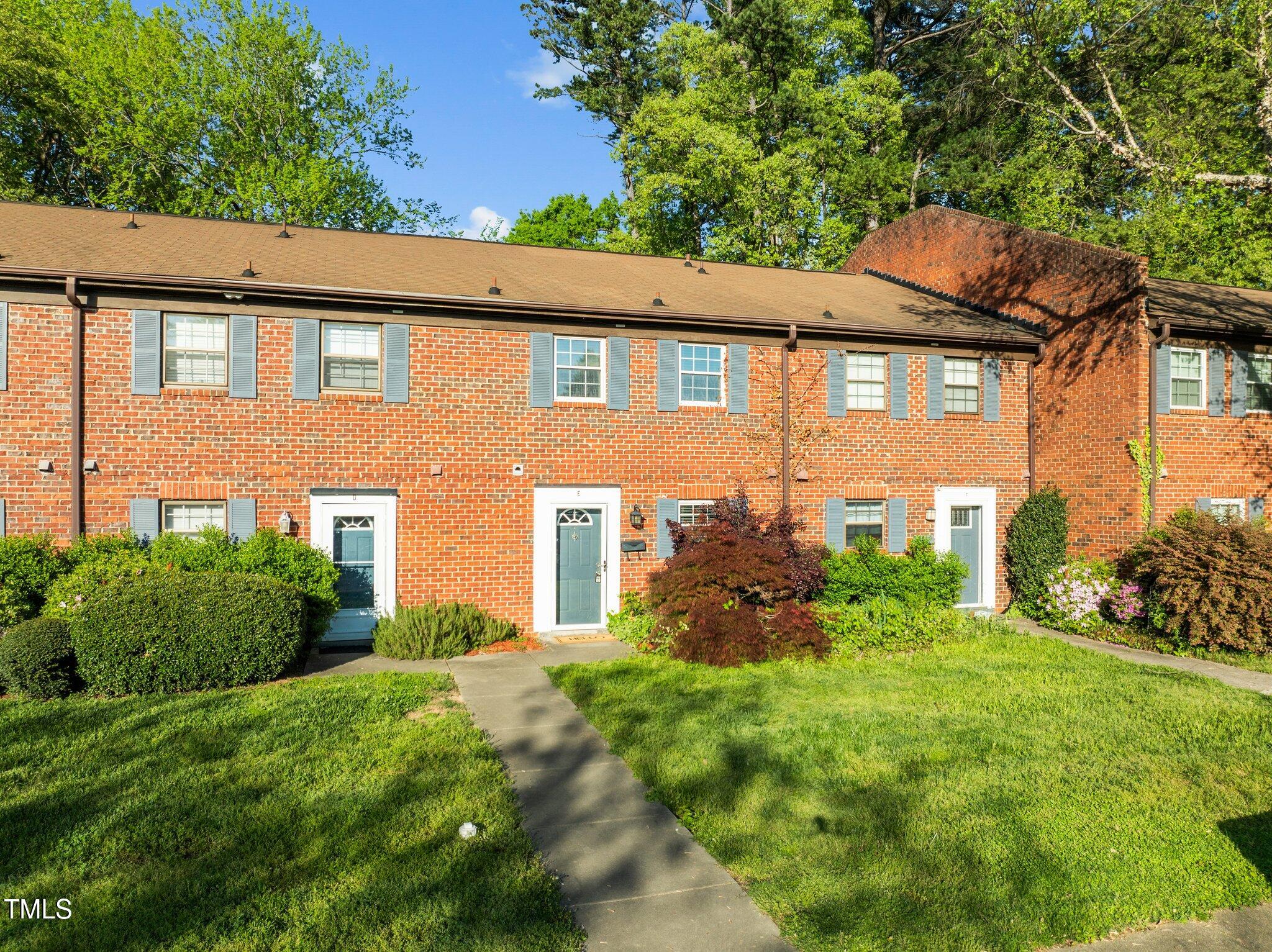 1220 Manassas Ct Court E