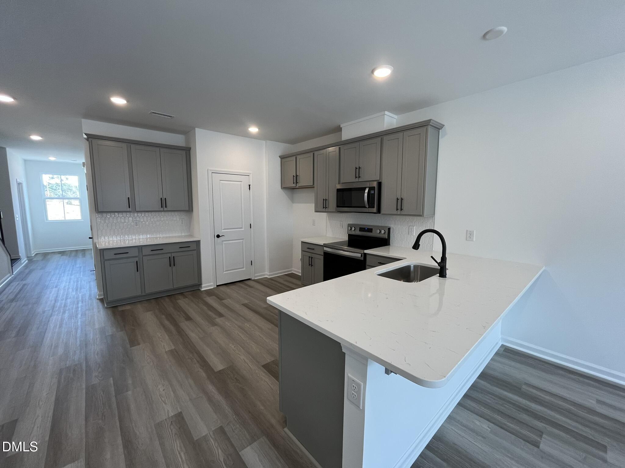 2416 Whitewing Lane