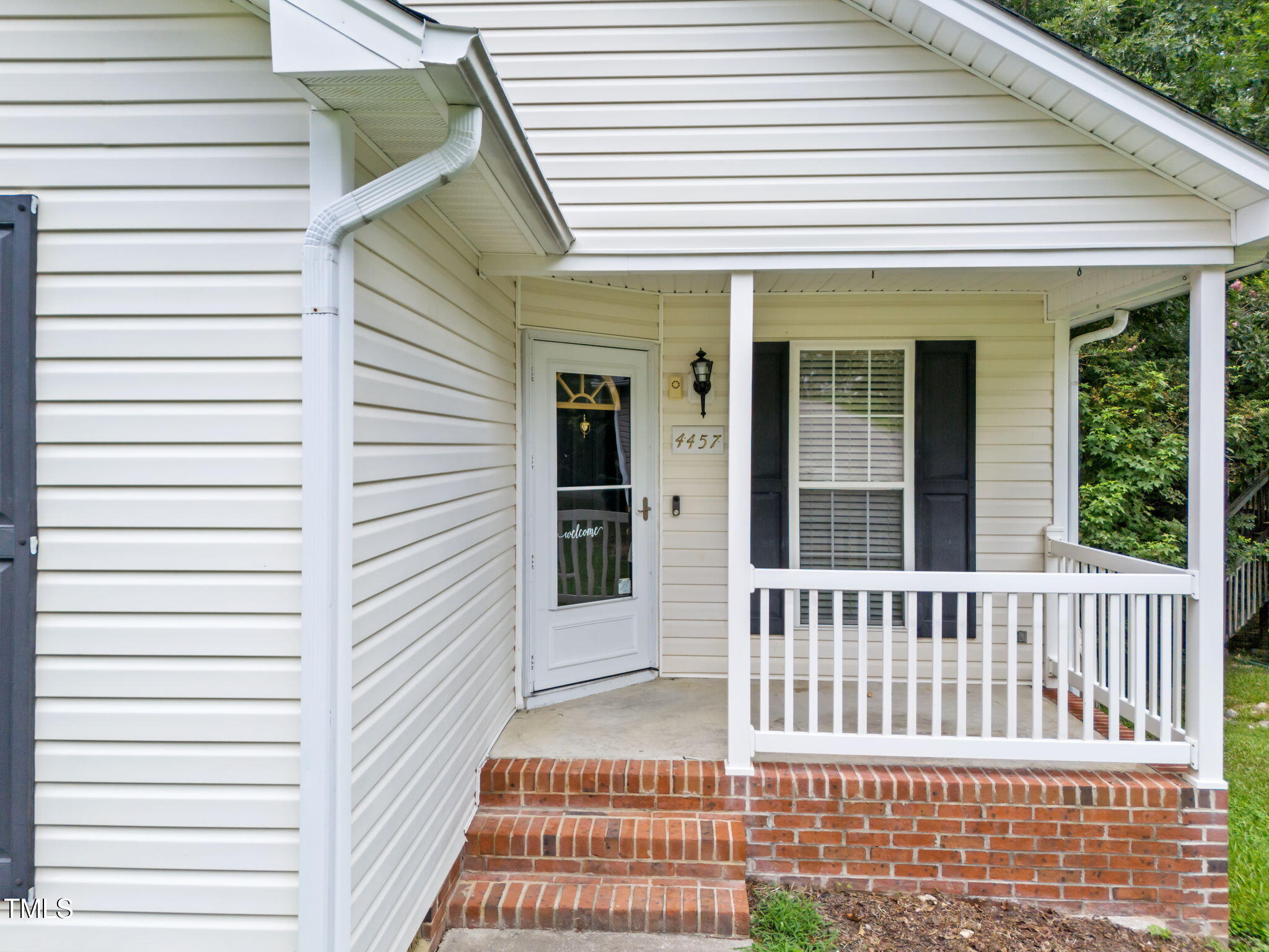 4457 Labrador Drive