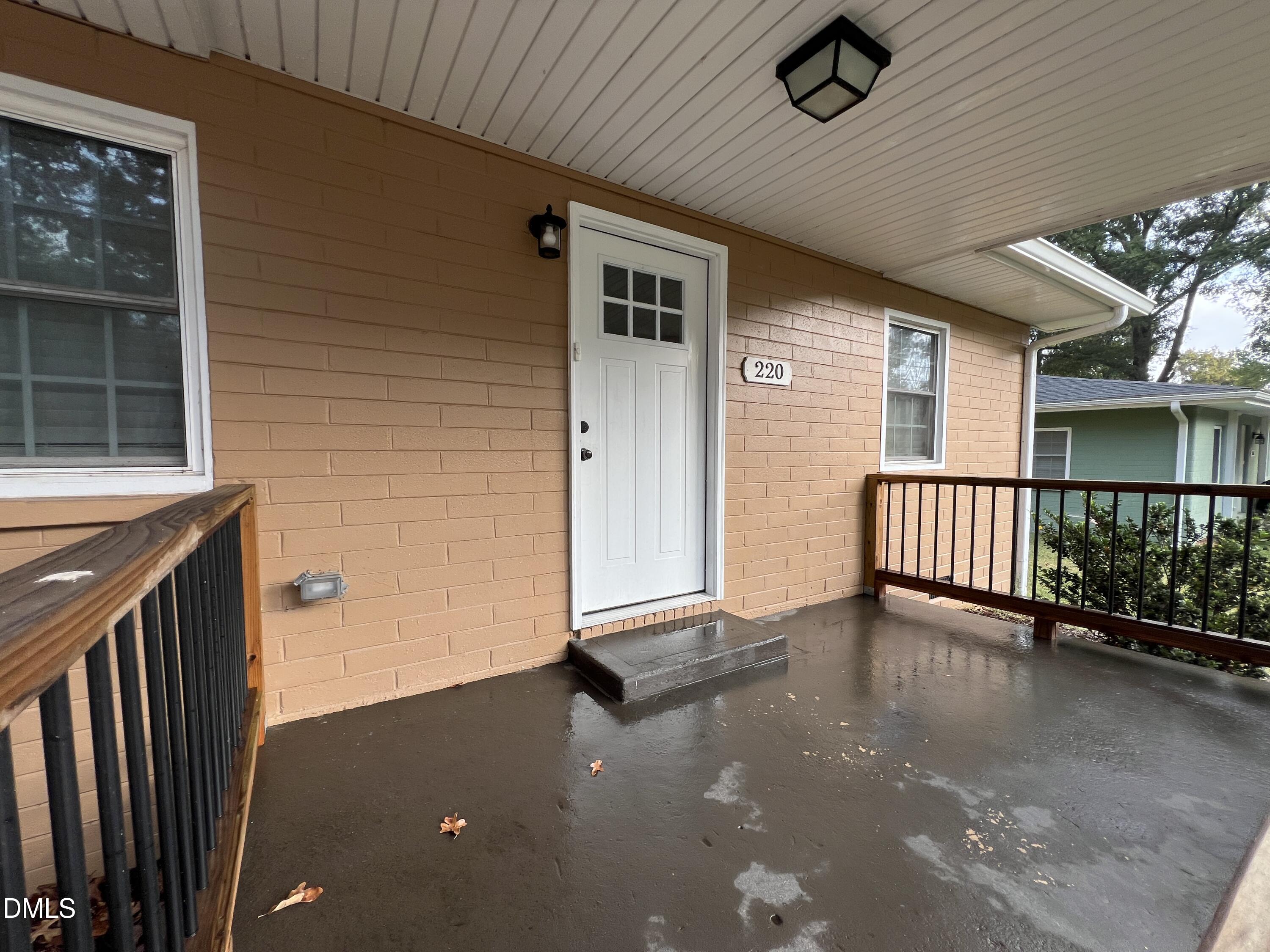 220 W Barbee Street