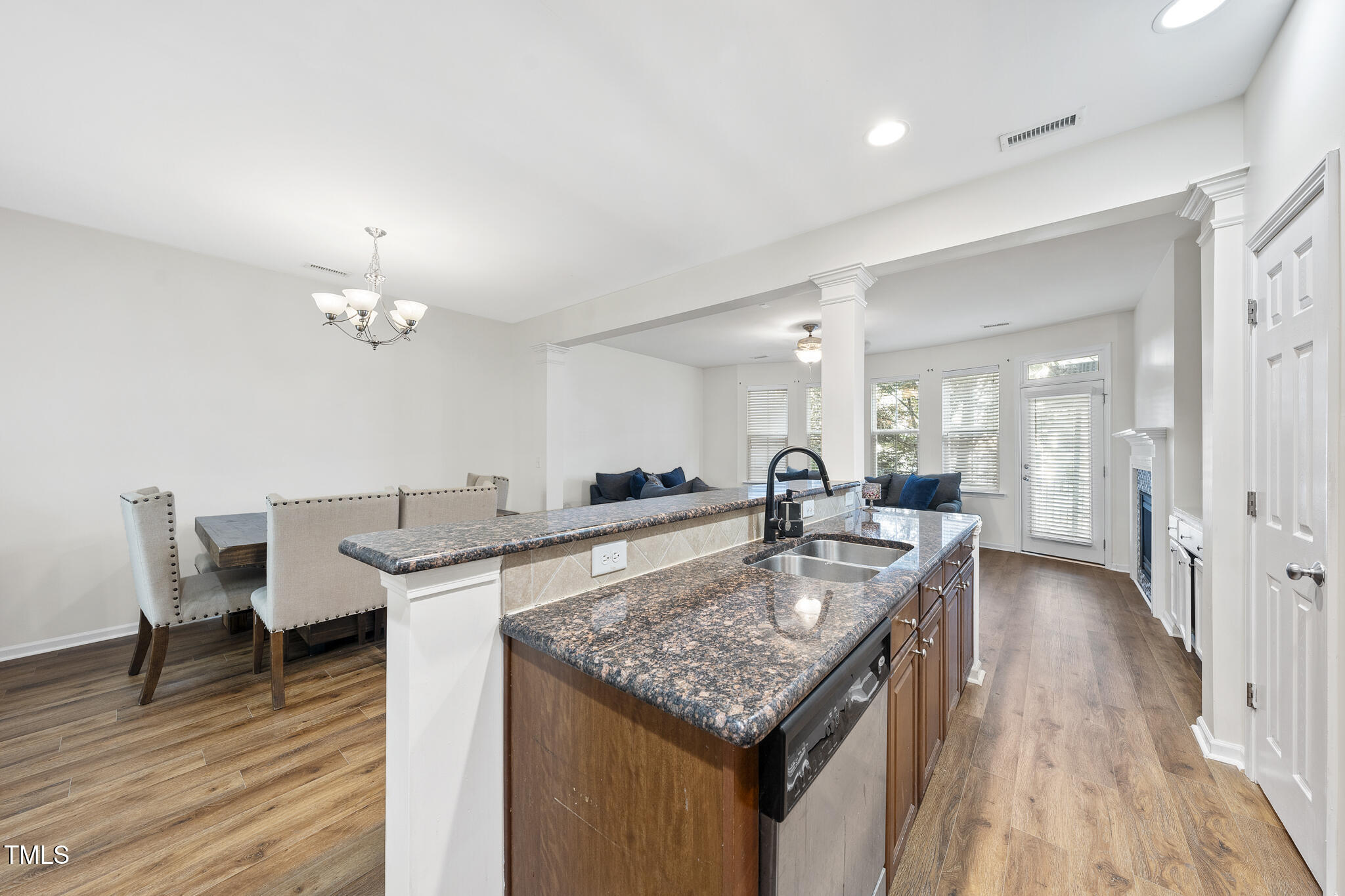 2821 Casona Way