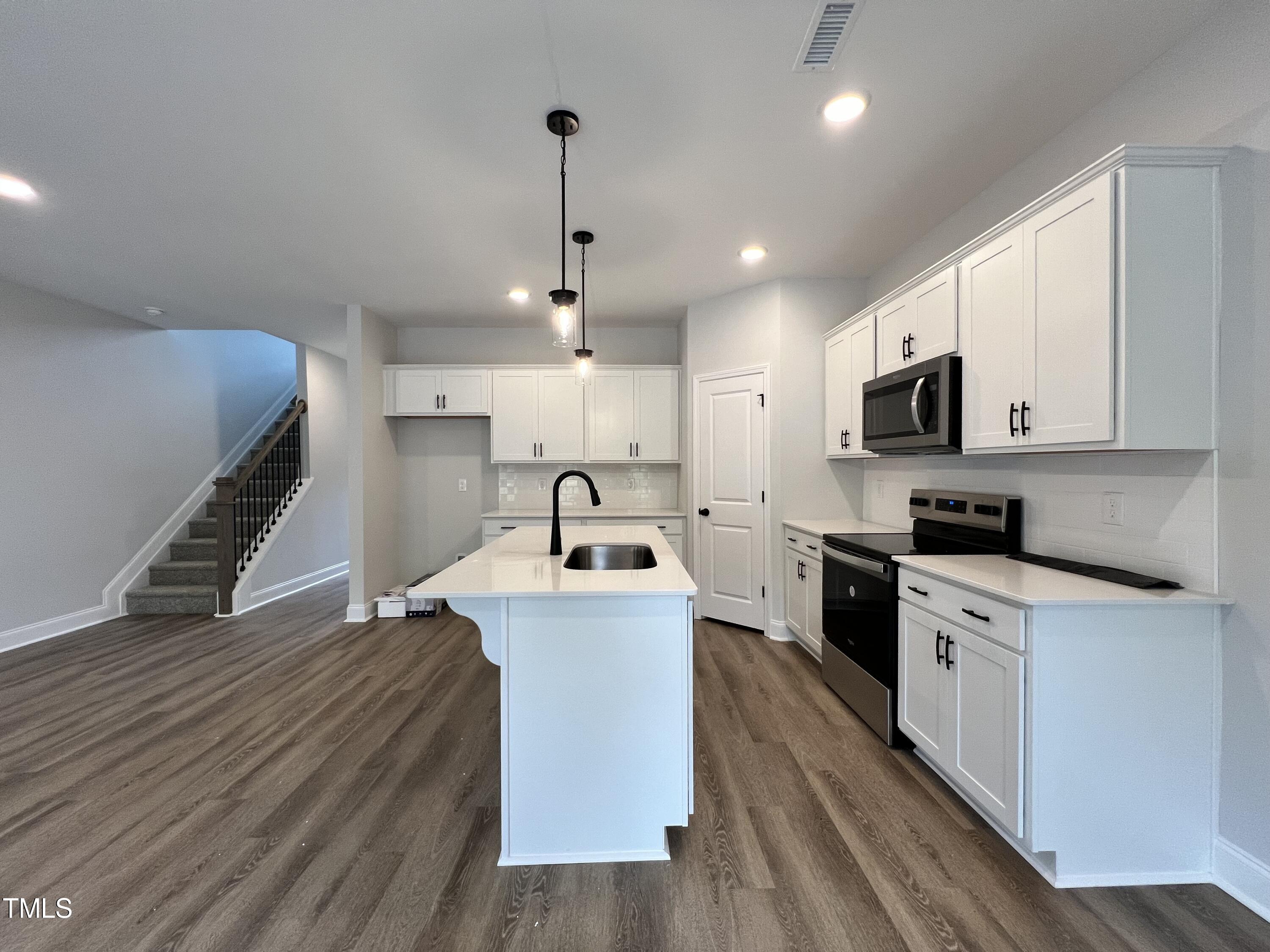 156 S Mistflower Street