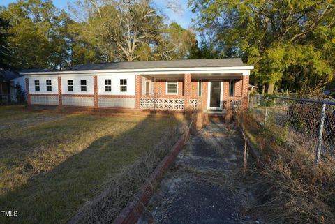 A home in Laurinburg