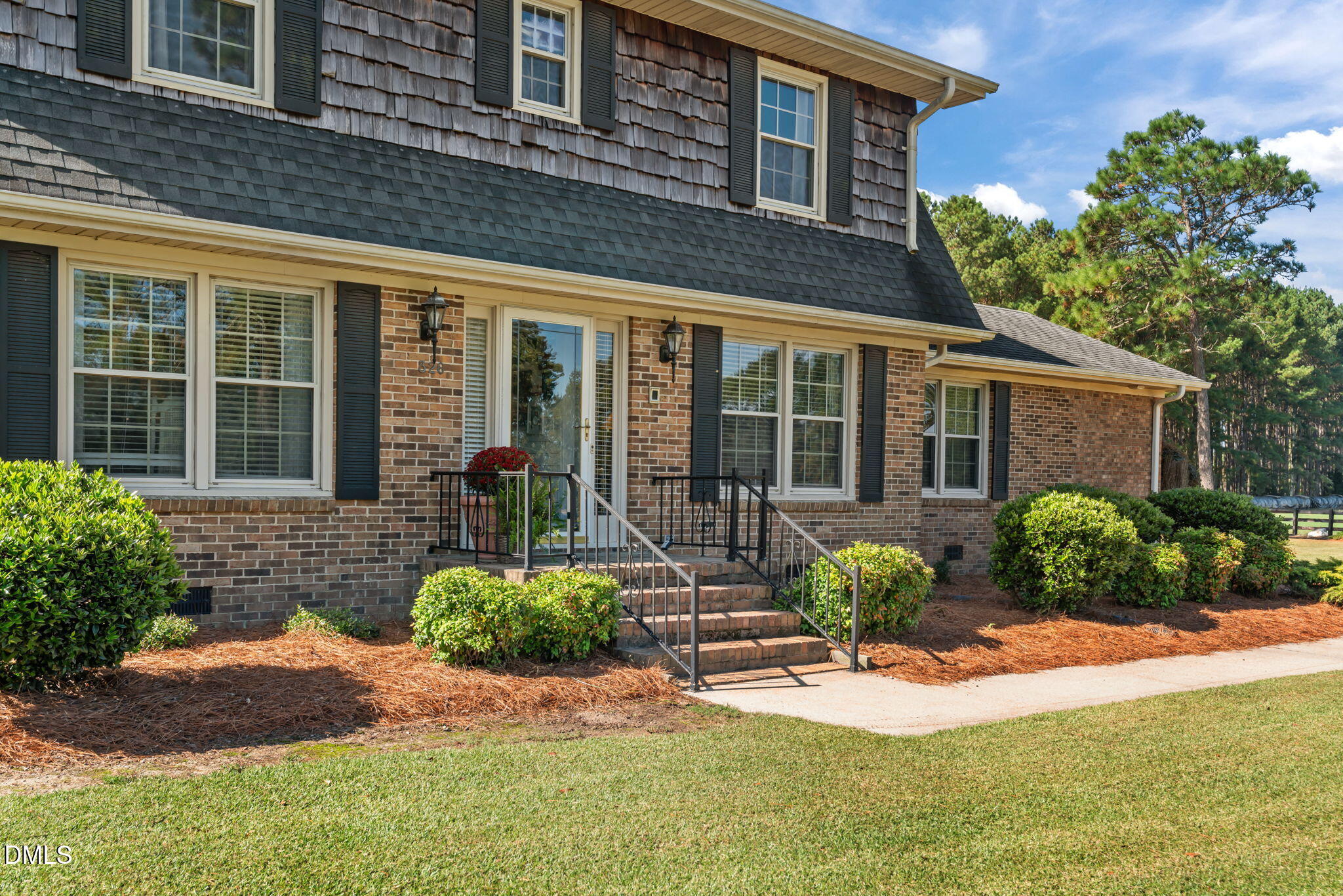 326 Country Way