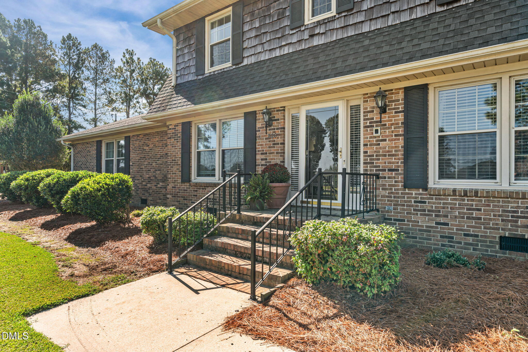 326 Country Way