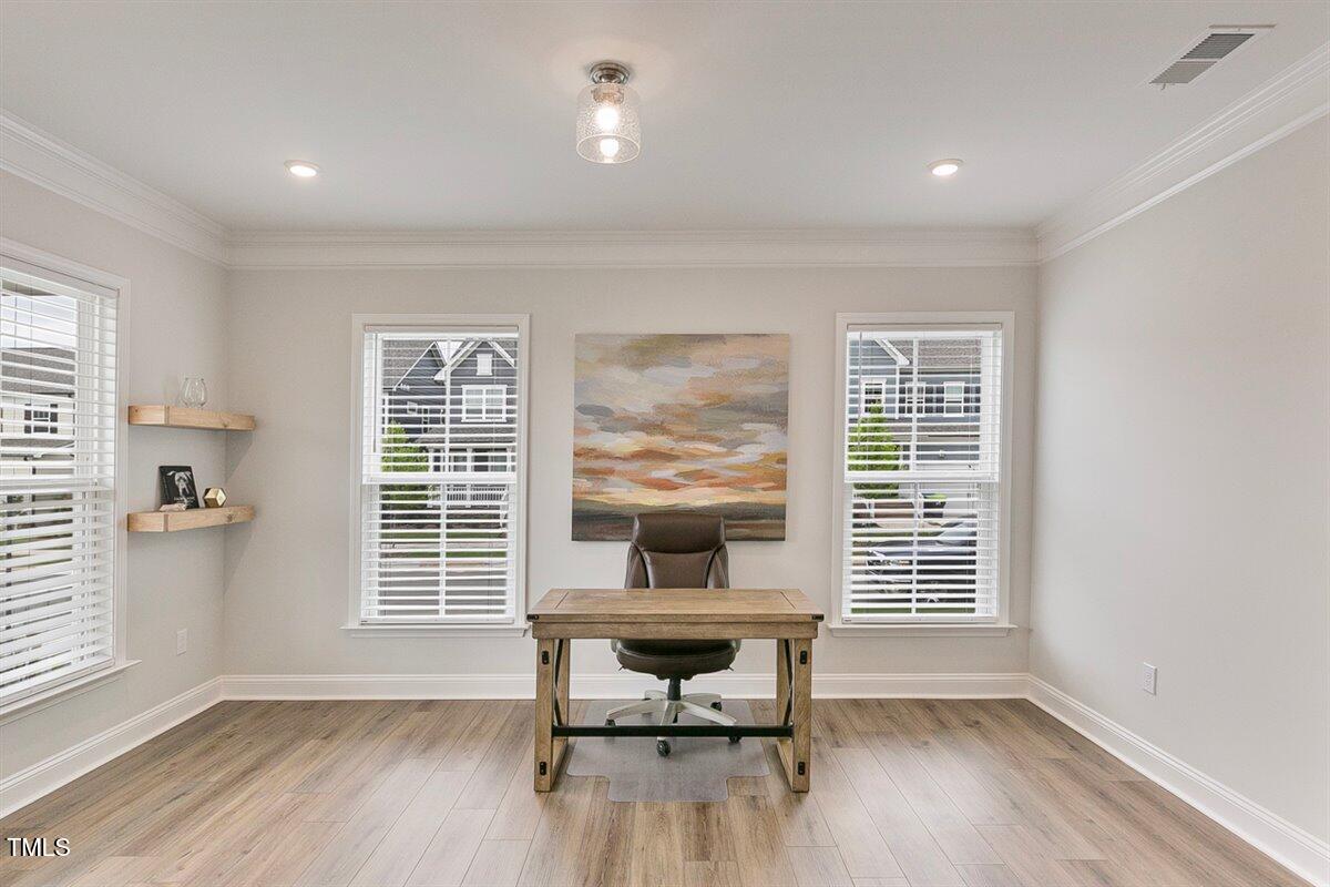 33 Highpointe Drive
