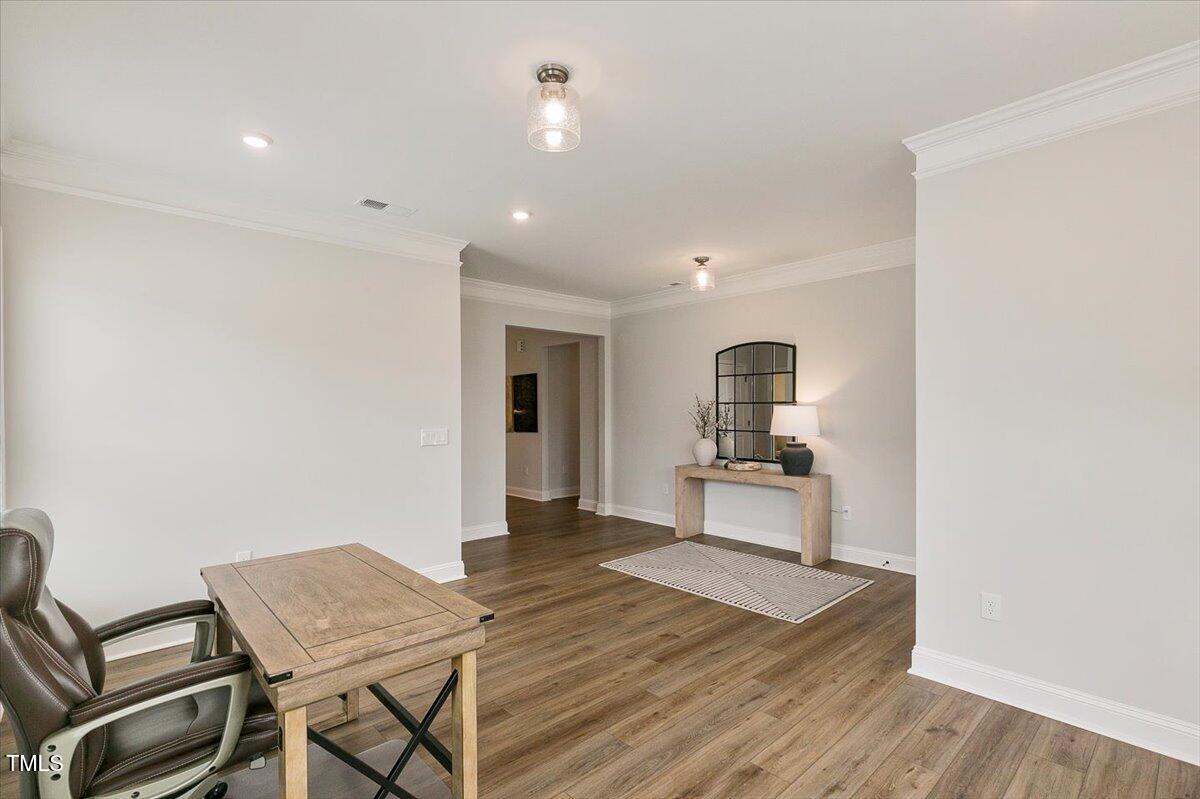 33 Highpointe Drive