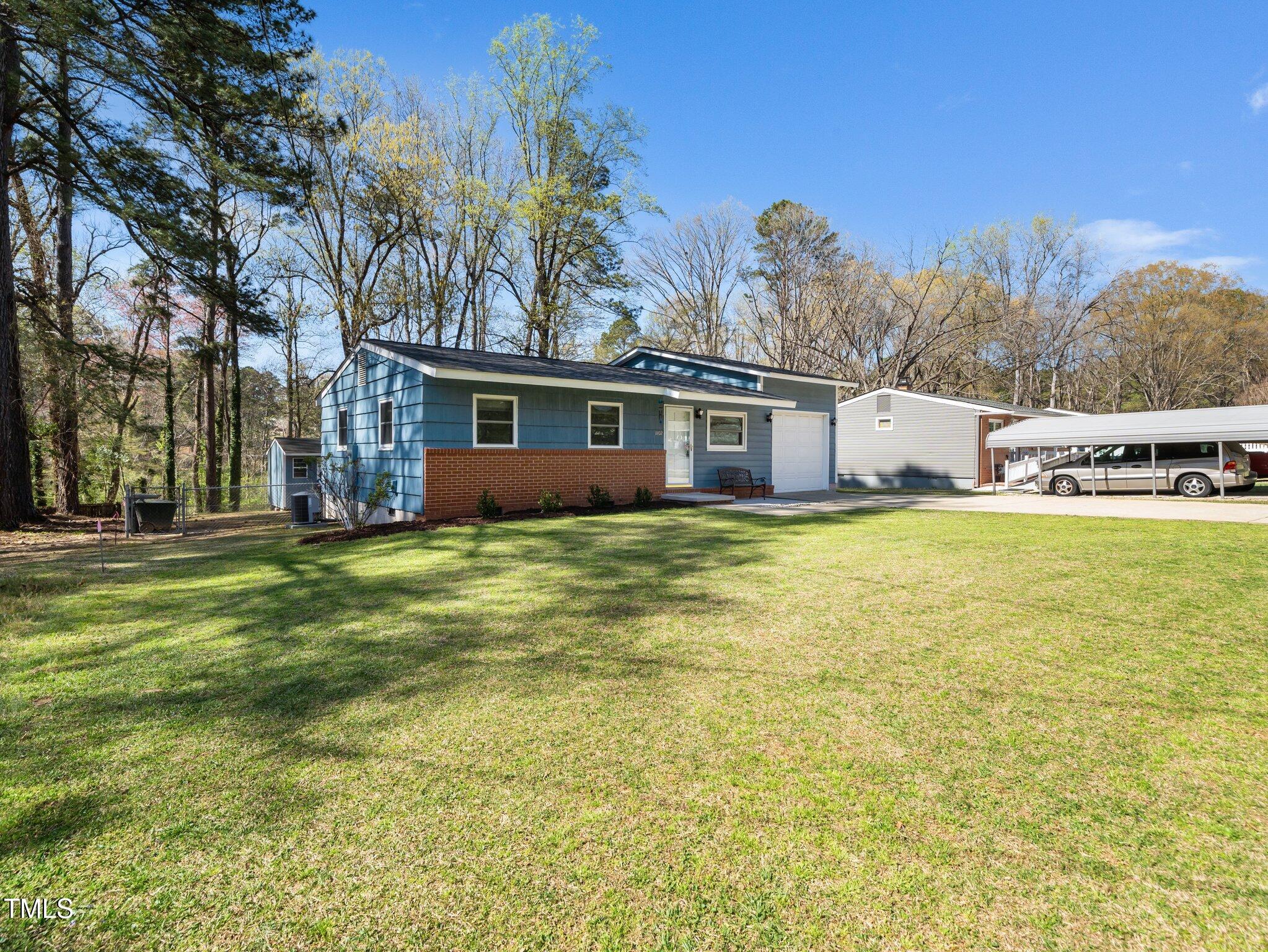 1402 Valley Road