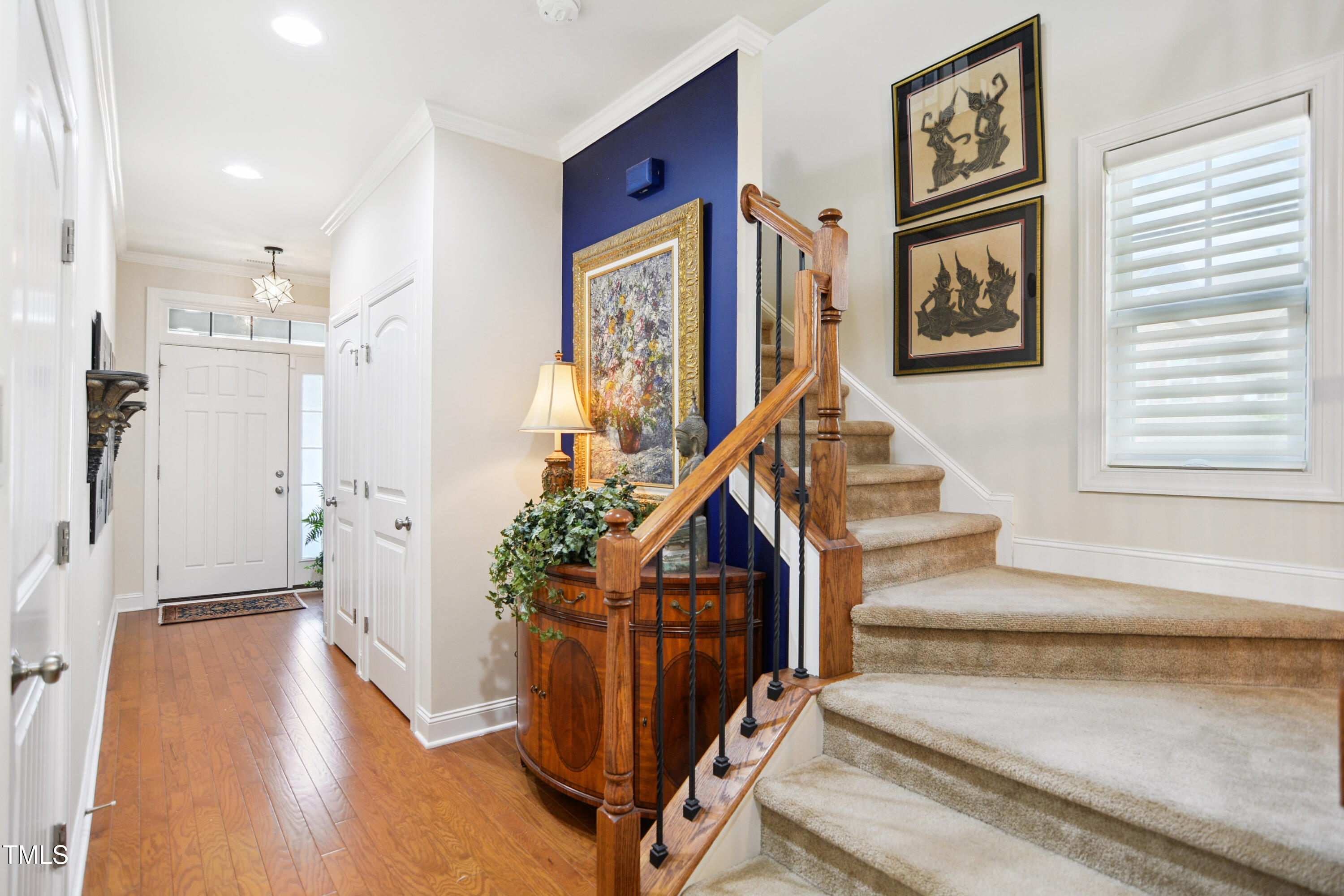 101 Hundred Oaks Lane