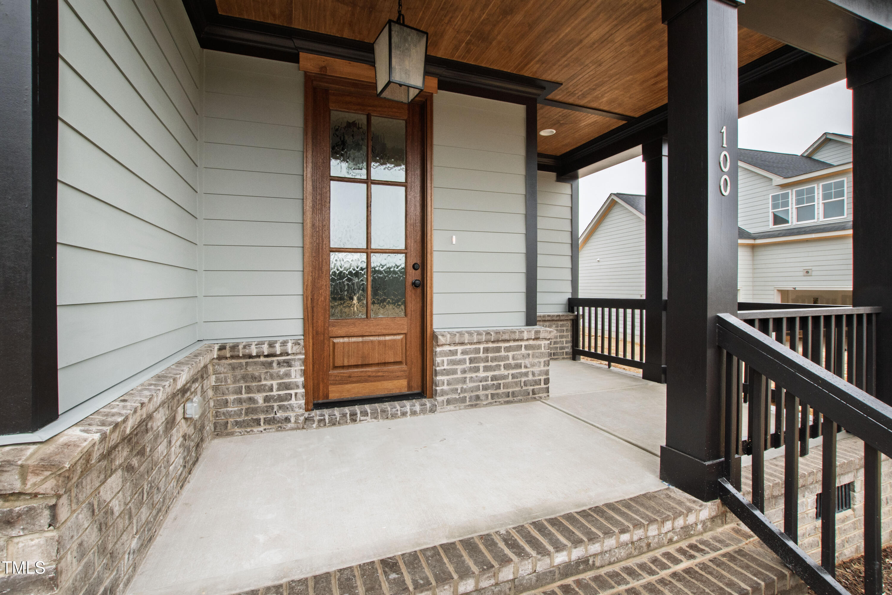 100 Firefly Lane