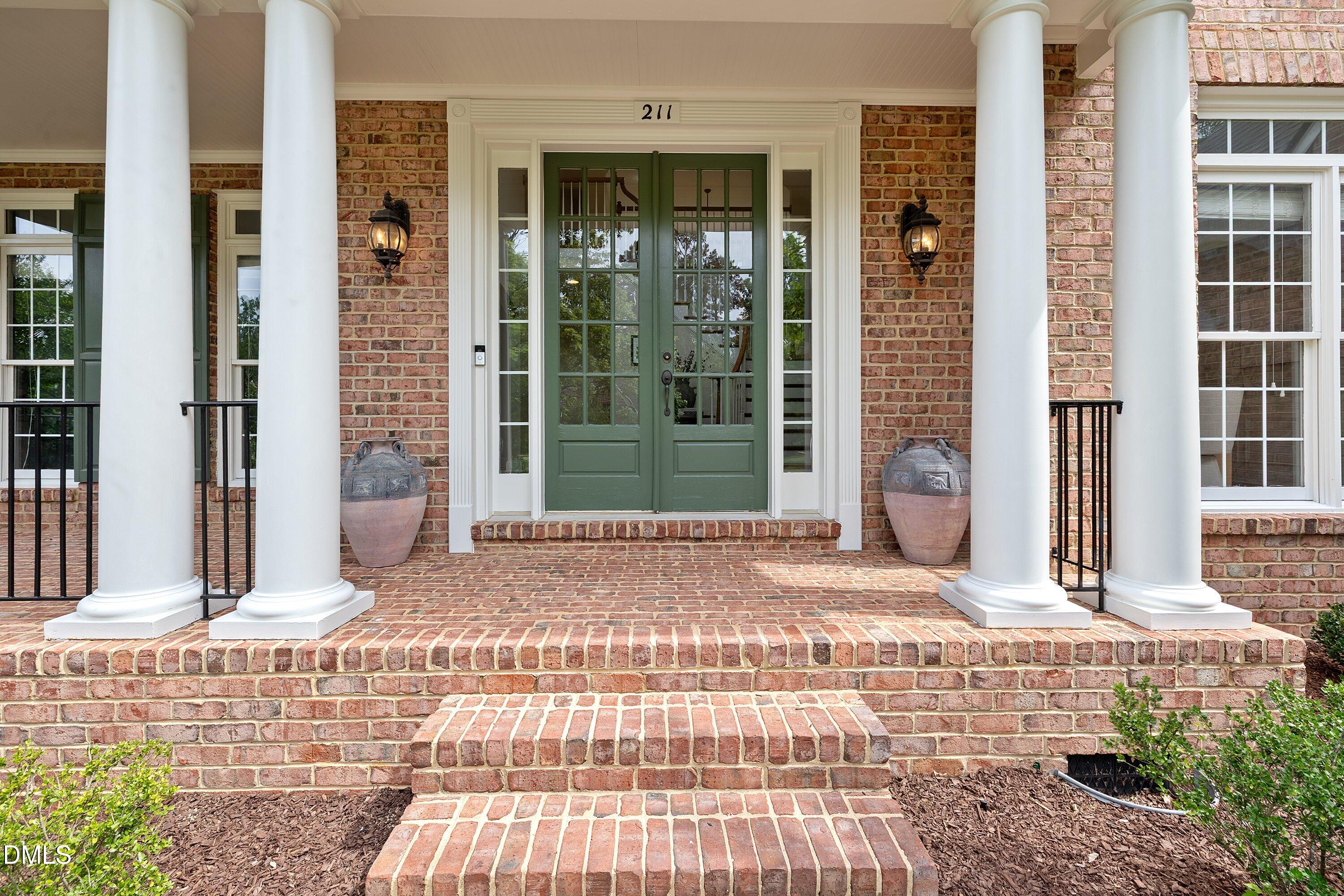 211 Lantern Ridge Lane