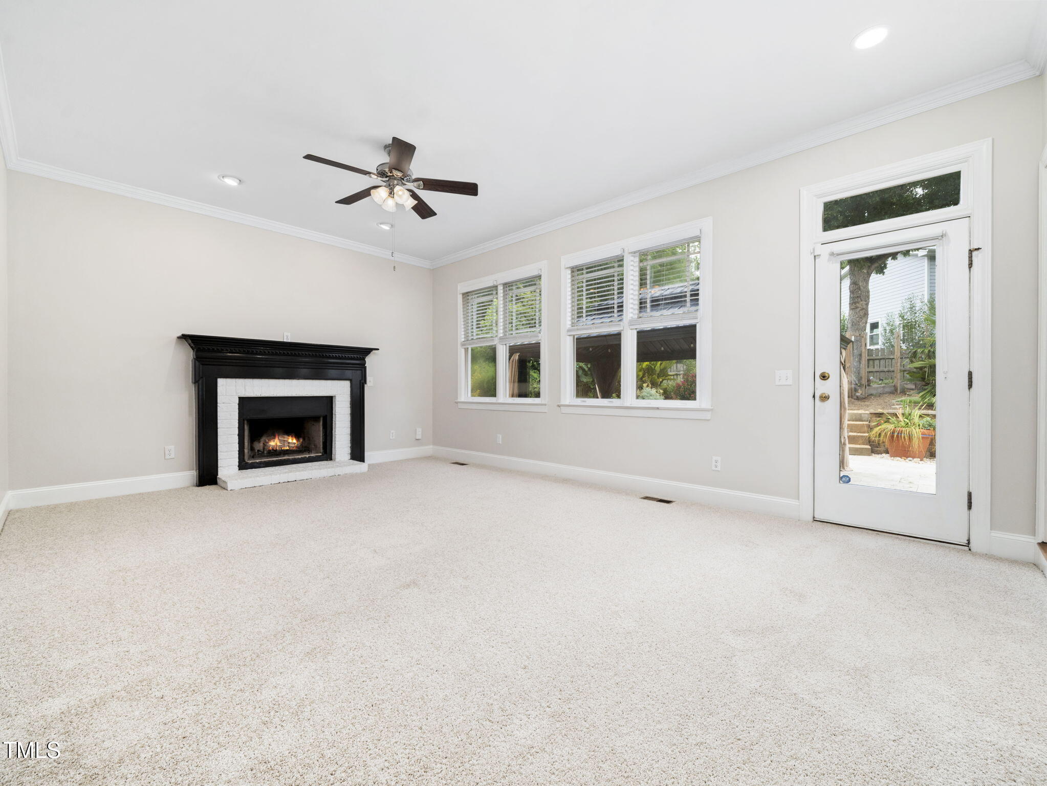 1437 Chelton Oaks Place